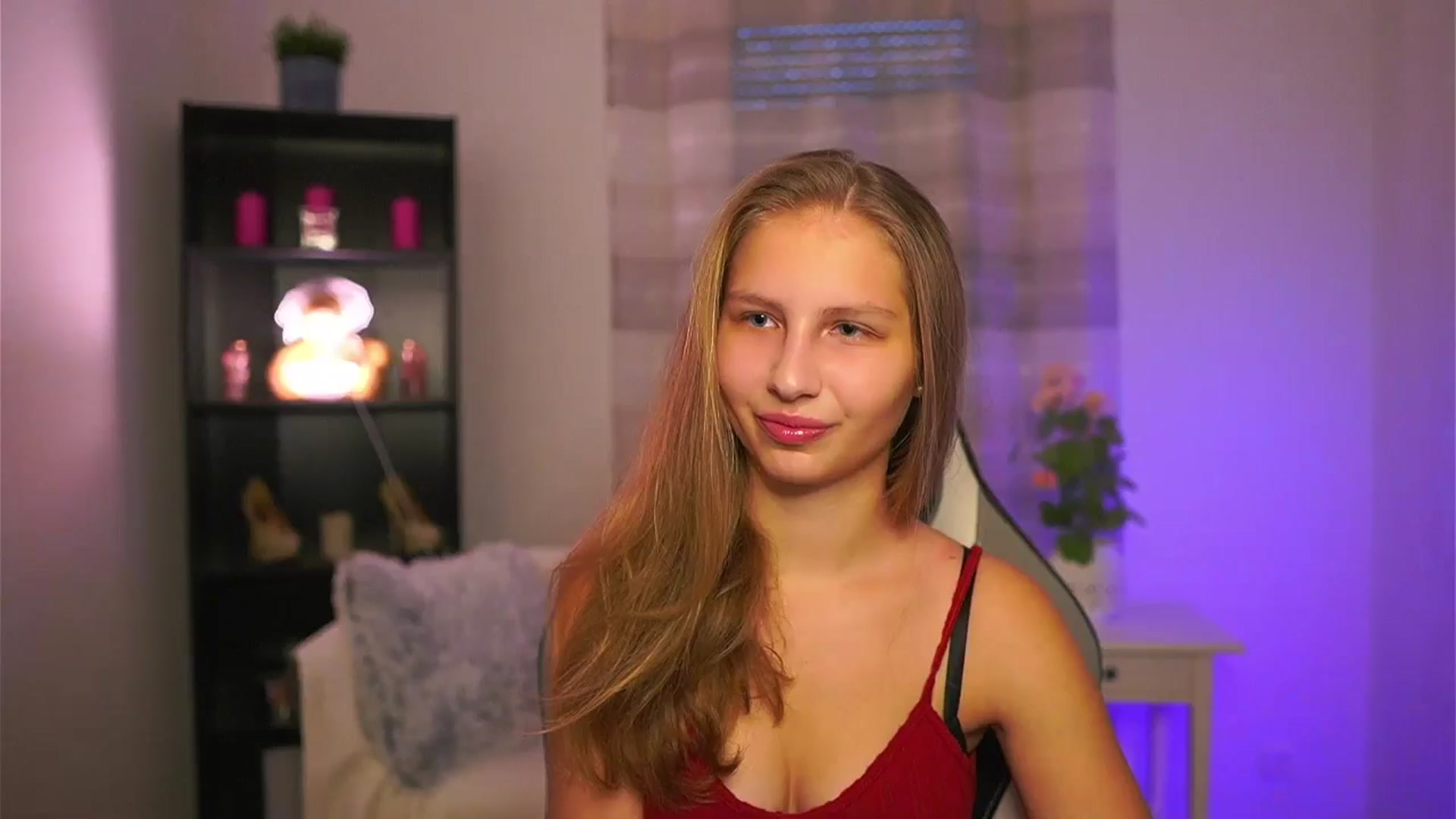 Gallery image thumbnail from Emmie_murray's myfreecams stream on, 12/17/2025, 14:46 image 1 of 20