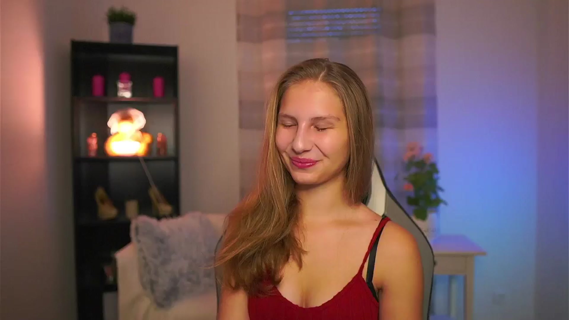 Gallery image thumbnail from Emmie_murray's myfreecams stream on, 12/17/2025, 14:46 image 2 of 20