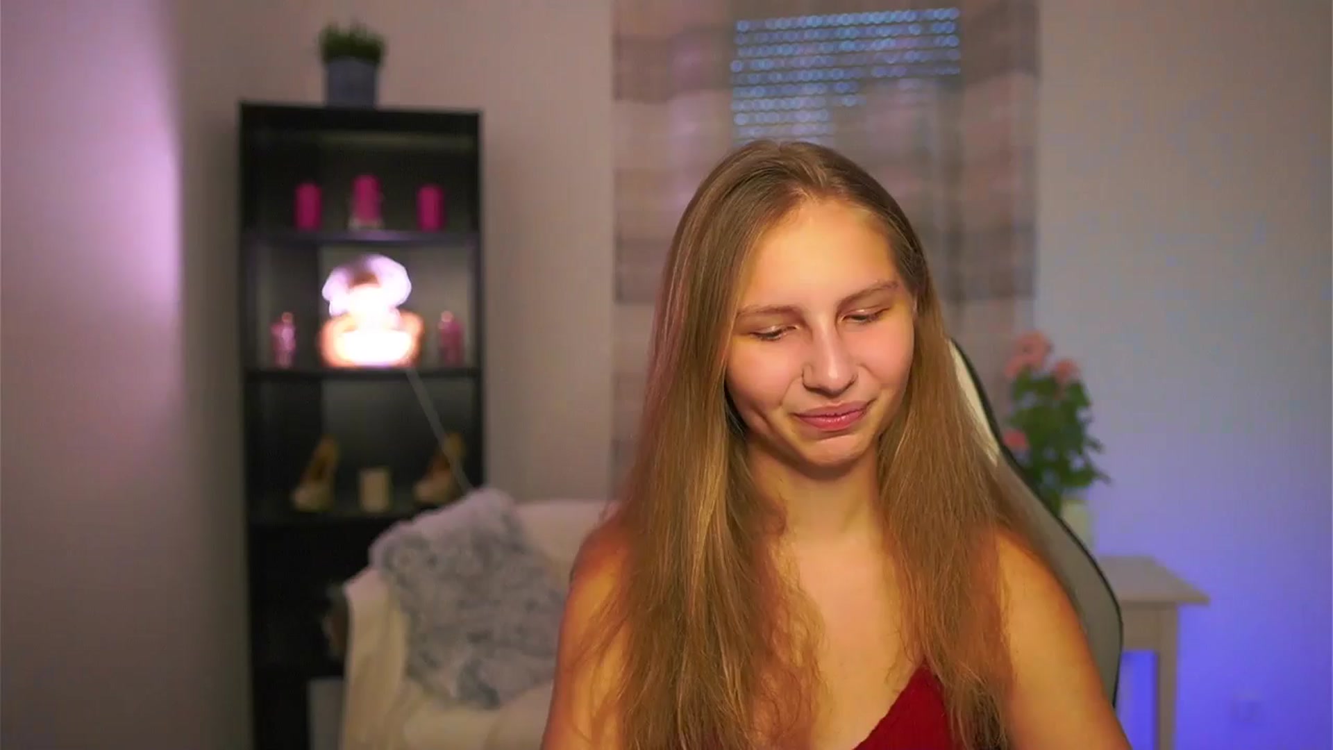Gallery image thumbnail from Emmie_murray's myfreecams stream on, 12/19/2025, 15:48 image 1 of 20