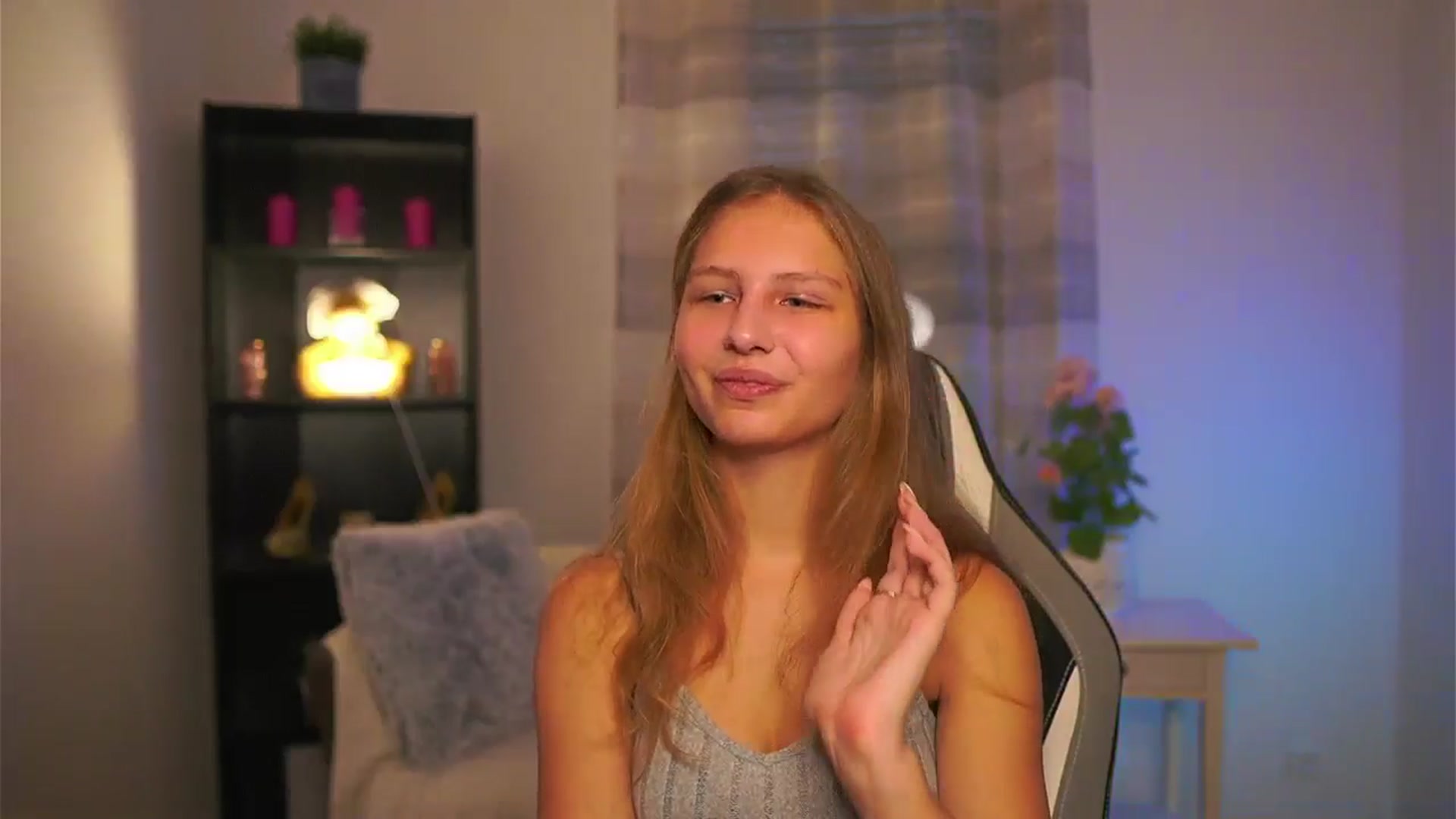 Gallery image thumbnail from Emmie_murray's myfreecams stream on, 12/20/2025, 15:06 image 6 of 20
