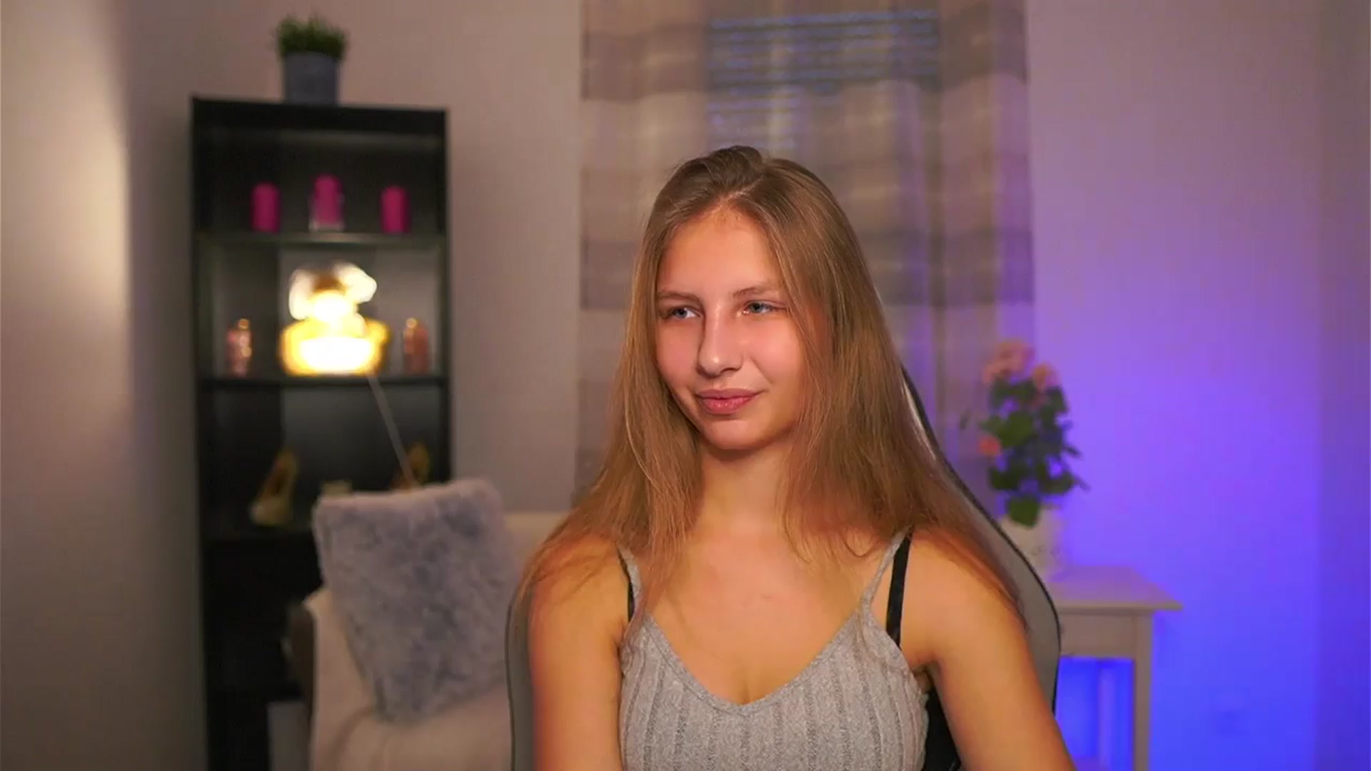 Gallery image thumbnail from Emmie_murray's myfreecams stream on, 12/20/2025, 15:06 image 2 of 20