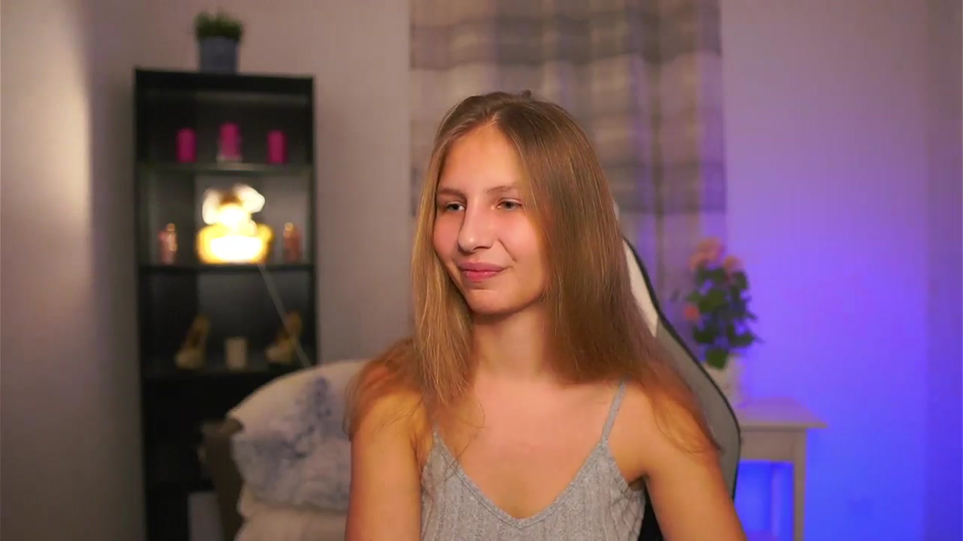 Gallery image thumbnail from Emmie_murray's myfreecams stream on, 12/20/2025, 17:02 image 18 of 20