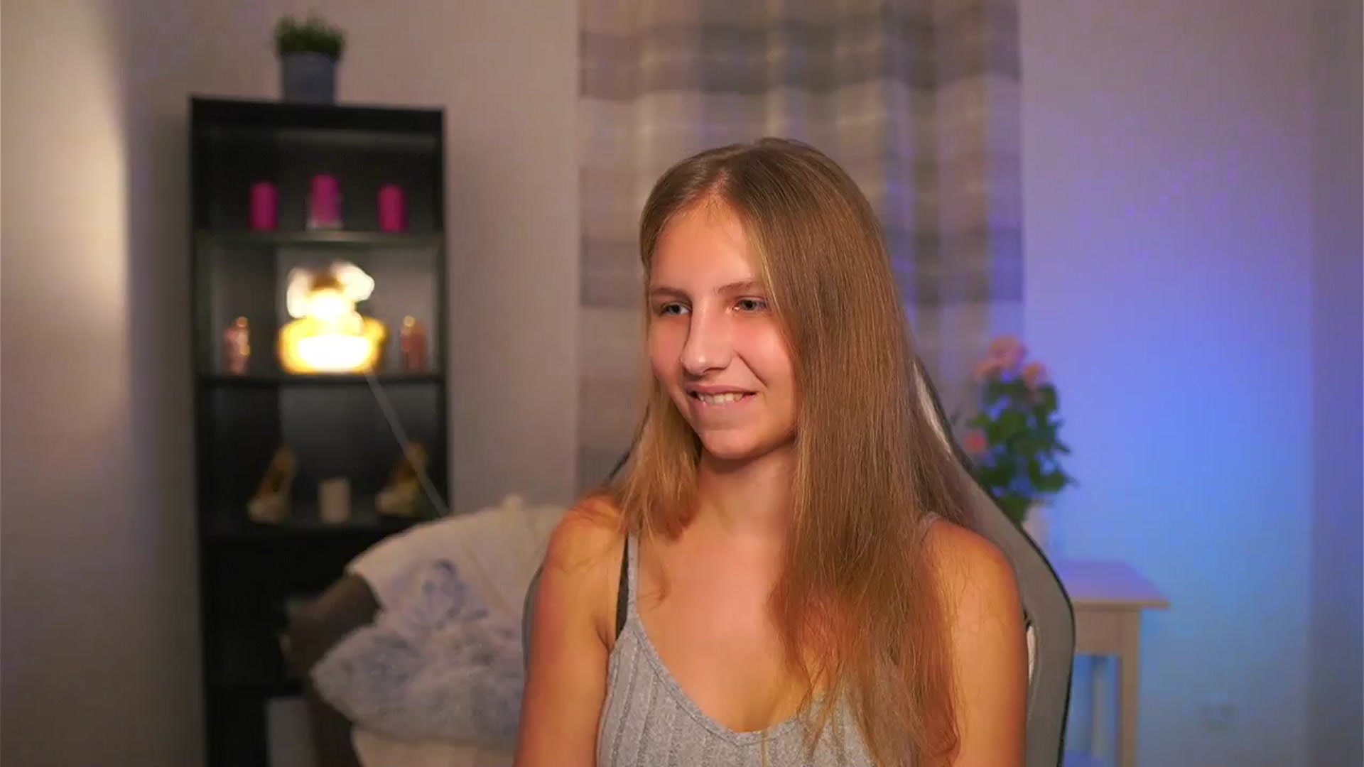 Gallery image thumbnail from Emmie_murray's myfreecams stream on, 12/20/2025, 21:40 image 1 of 20