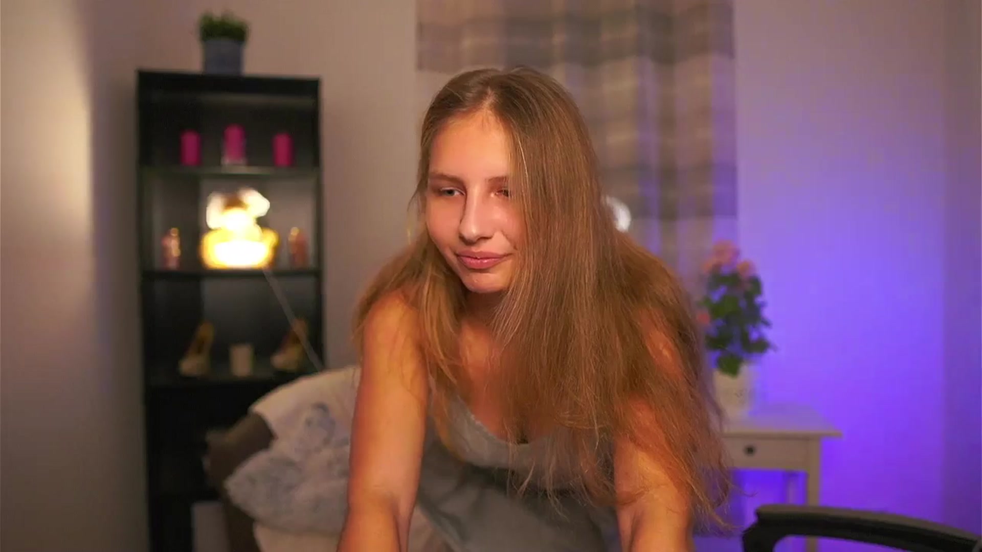 Gallery image thumbnail from Emmie_murray's myfreecams stream on, 12/20/2025, 21:40 image 20 of 20