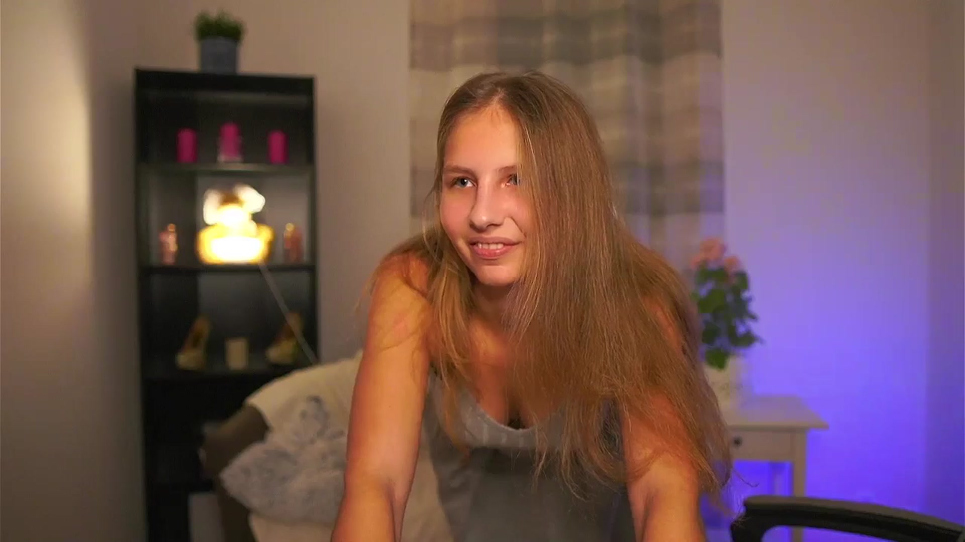 Gallery image thumbnail from Emmie_murray's myfreecams stream on, 12/20/2025, 21:40 image 19 of 20