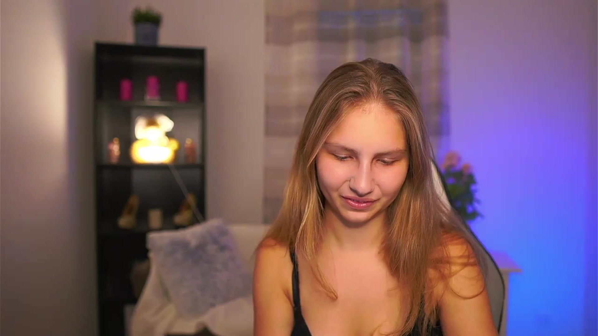 Gallery image thumbnail from Emmie_murray's myfreecams stream on, 12/23/2025, 15:55 image 6 of 20