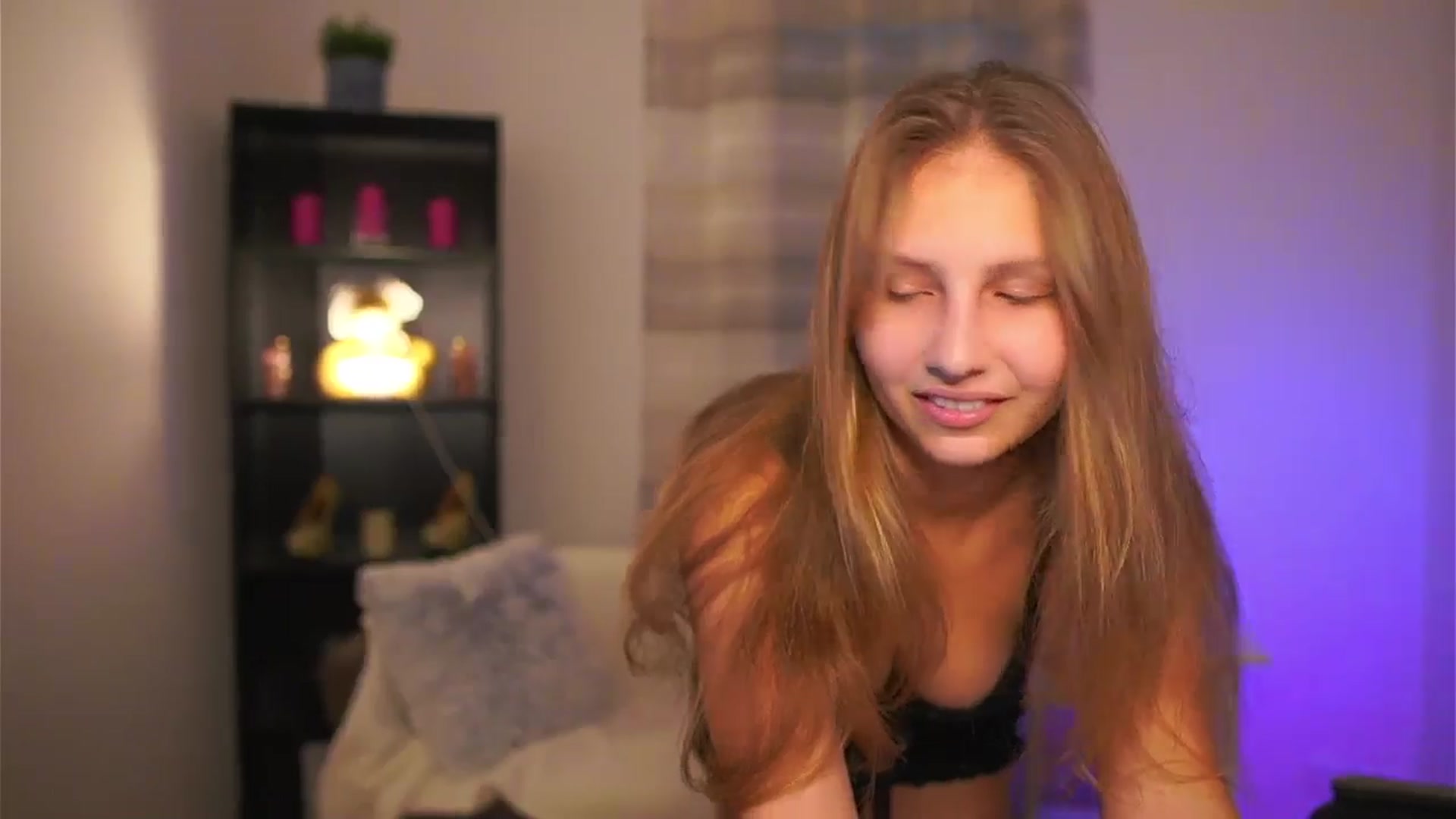 Gallery image thumbnail from Emmie_murray's myfreecams stream on, 12/23/2025, 15:55 image 7 of 20