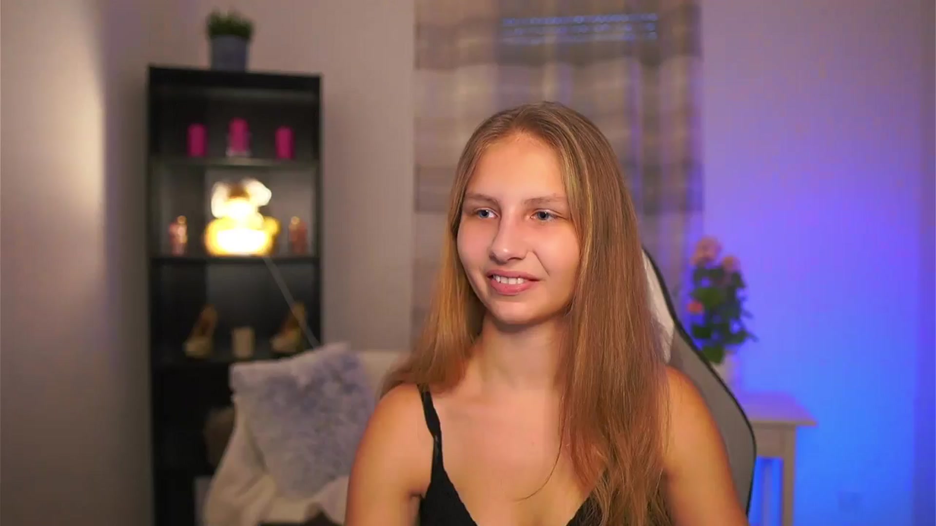 Gallery image thumbnail from Emmie_murray's myfreecams stream on, 12/23/2025, 15:55 image 1 of 20