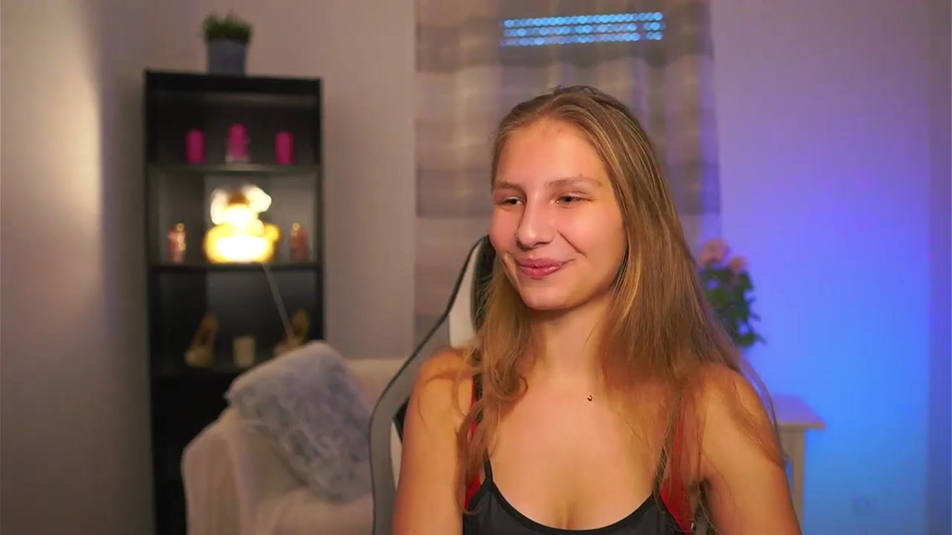 Gallery image thumbnail from Emmie_murray's myfreecams stream on, 12/27/2025, 15:53 image 3 of 20