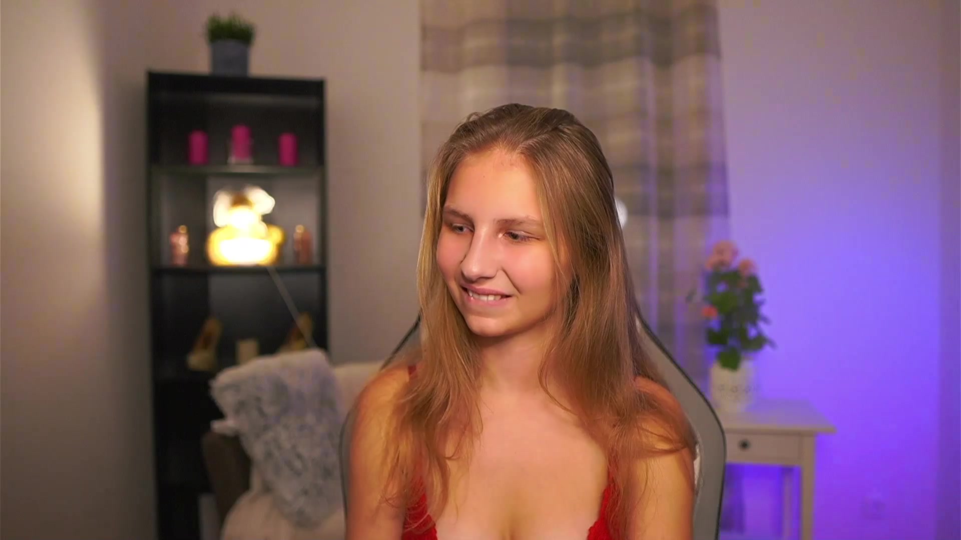 Gallery image thumbnail from Emmie_murray's myfreecams stream on, 12/27/2025, 21:58 image 18 of 20