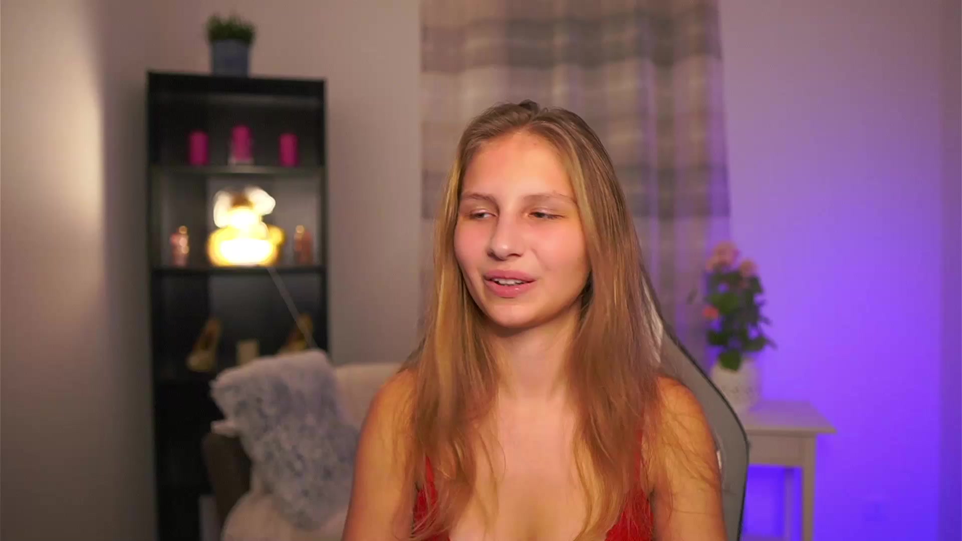 Gallery image thumbnail from Emmie_murray's myfreecams stream on, 12/27/2025, 21:58 image 7 of 20