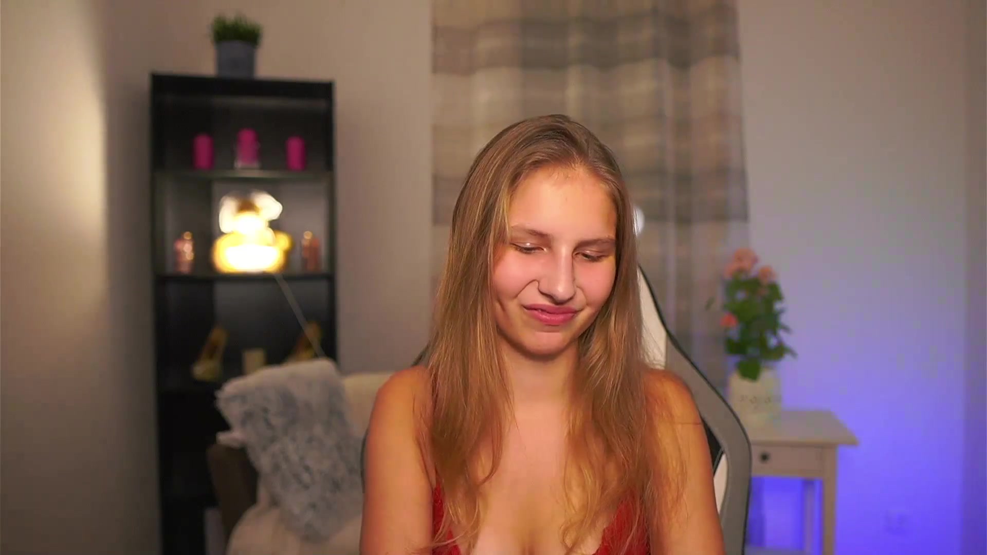 Gallery image thumbnail from Emmie_murray's myfreecams stream on, 12/27/2025, 21:58 image 4 of 20