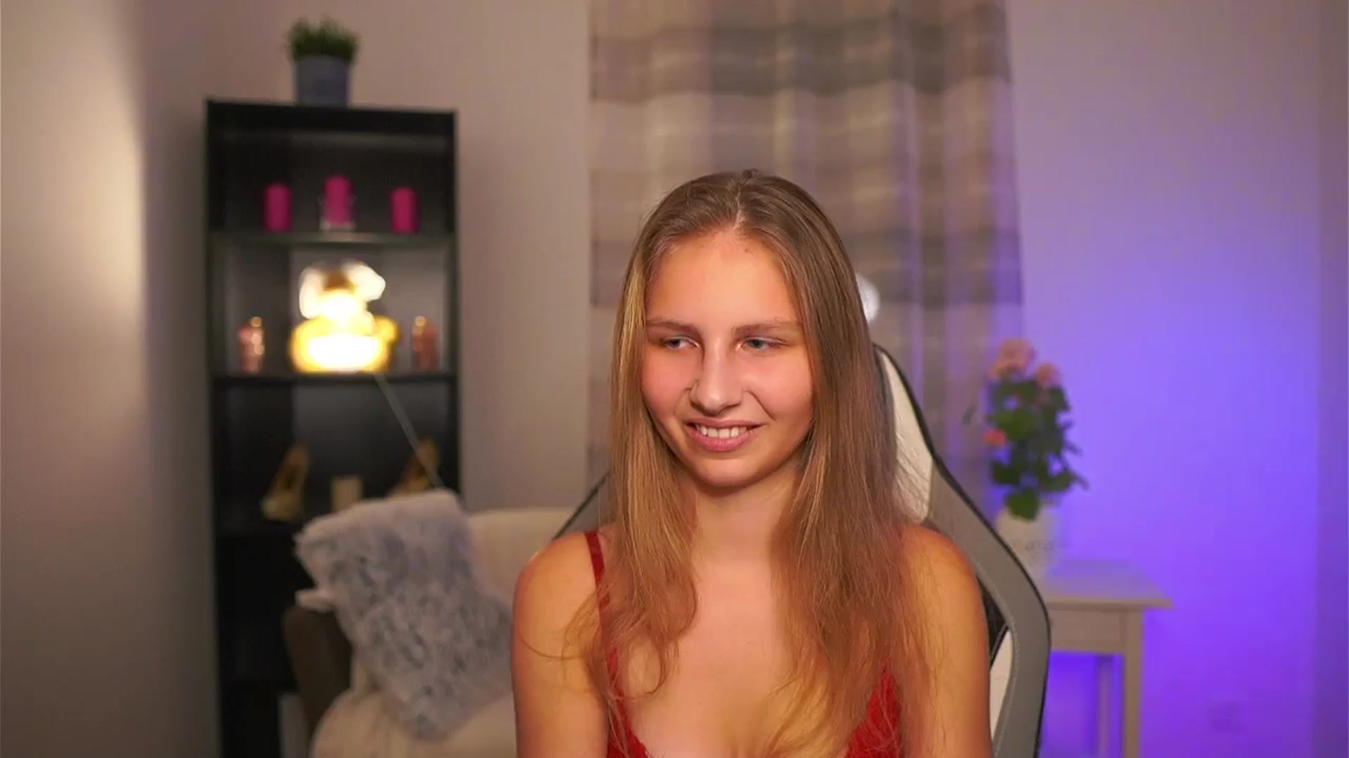 Gallery image thumbnail from Emmie_murray's myfreecams stream on, 12/27/2025, 23:27 image 20 of 20
