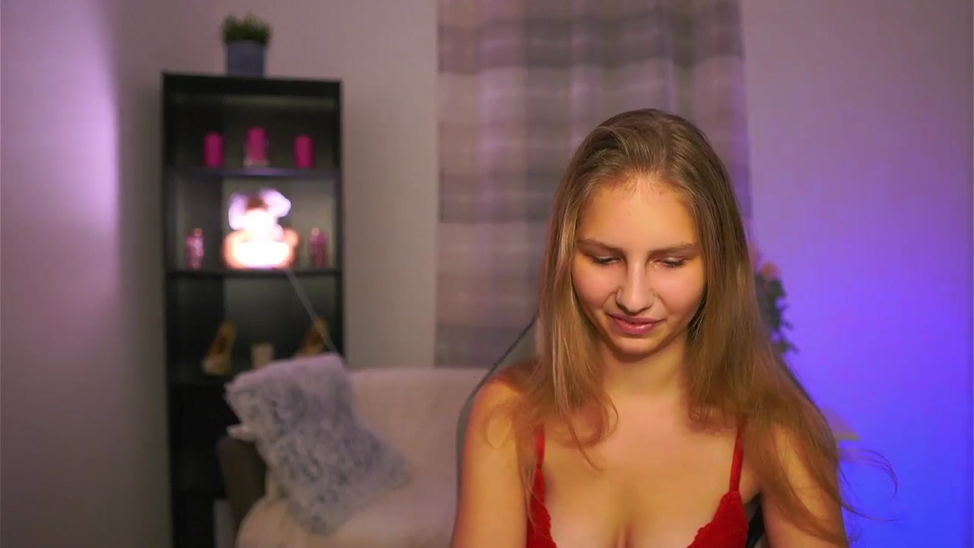 Gallery image thumbnail from Emmie_murray's myfreecams stream on, 12/28/2025, 16:37 image 9 of 20