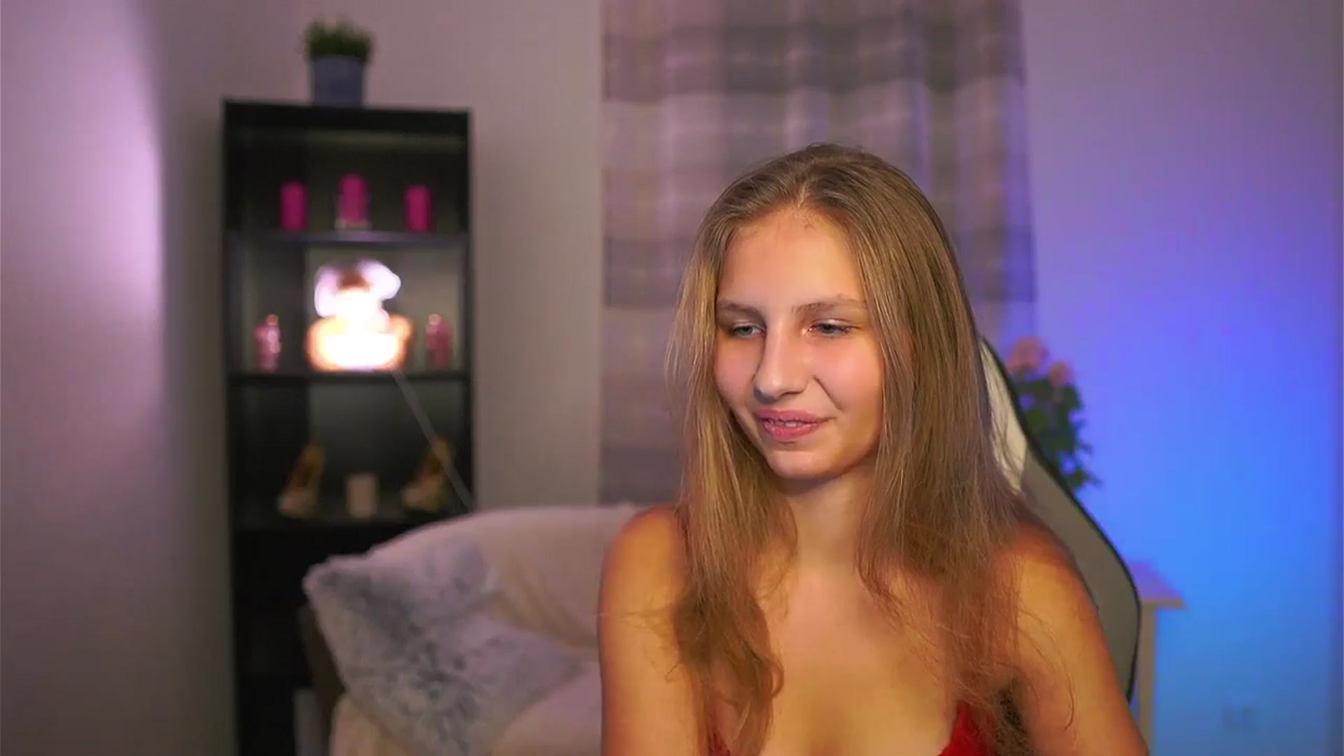 Gallery image thumbnail from Emmie_murray's myfreecams stream on, 12/28/2025, 21:53 image 11 of 20