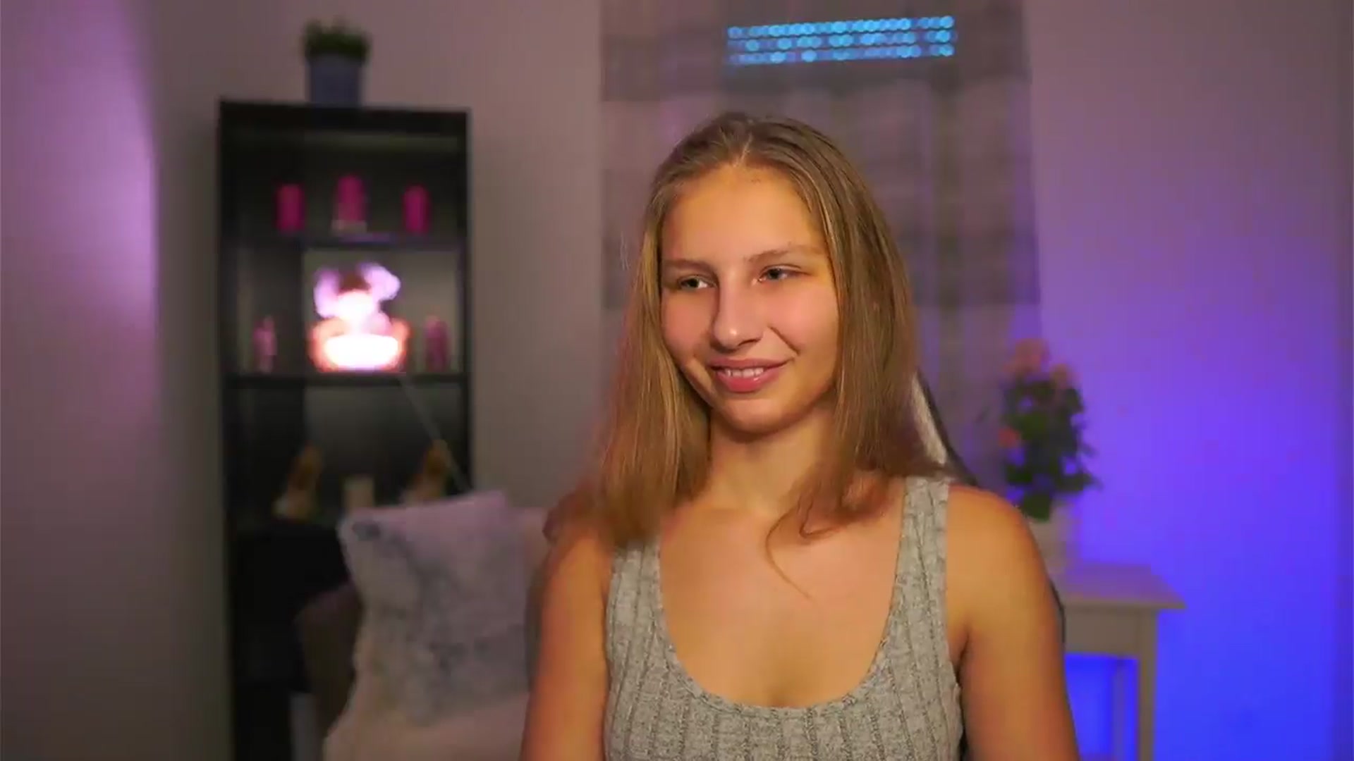 Gallery image thumbnail from Emmie_murray's myfreecams stream on, 12/29/2025, 14:41 image 9 of 20