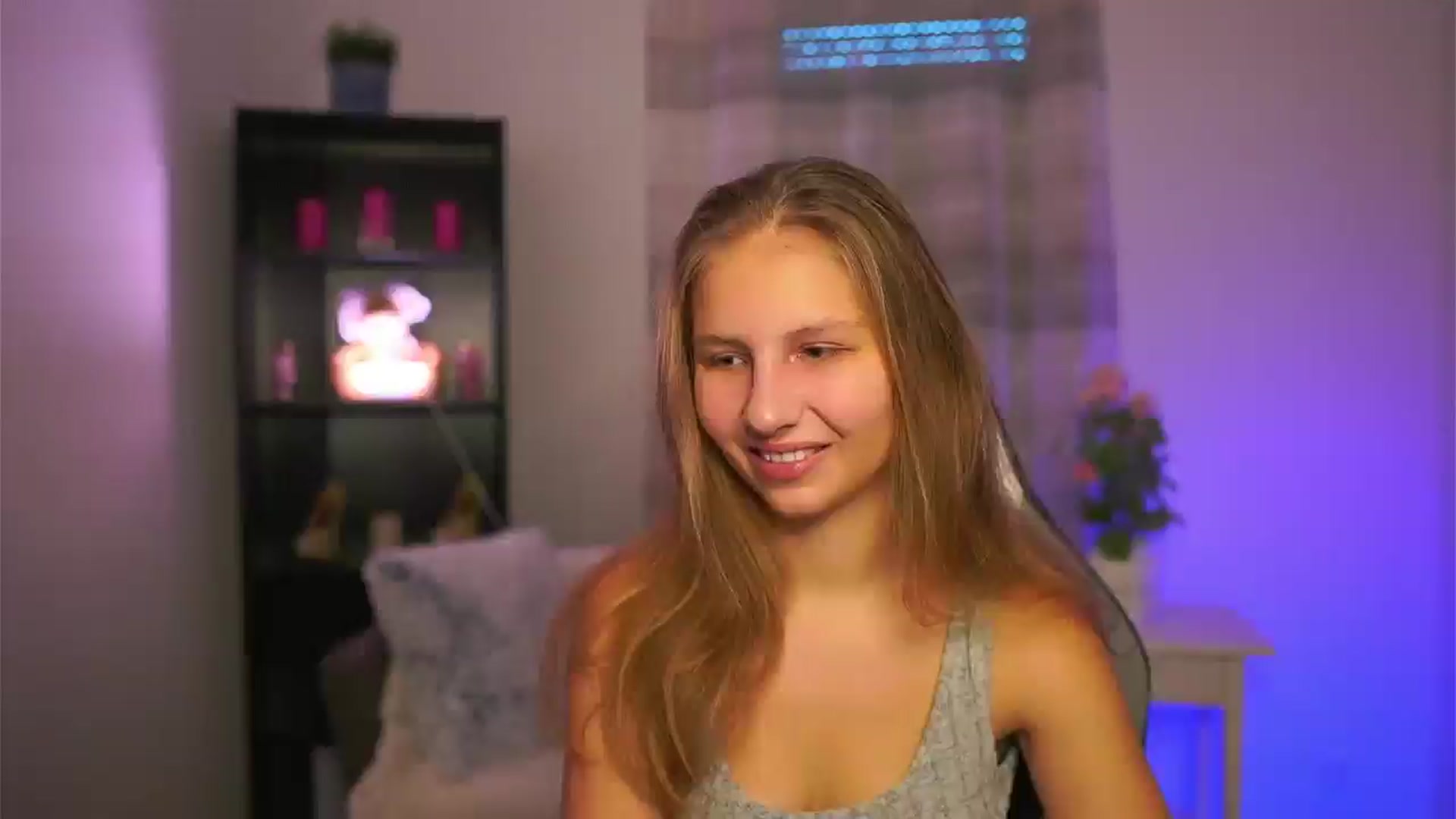 Gallery image thumbnail from Emmie_murray's myfreecams stream on, 12/29/2025, 14:41 image 14 of 20