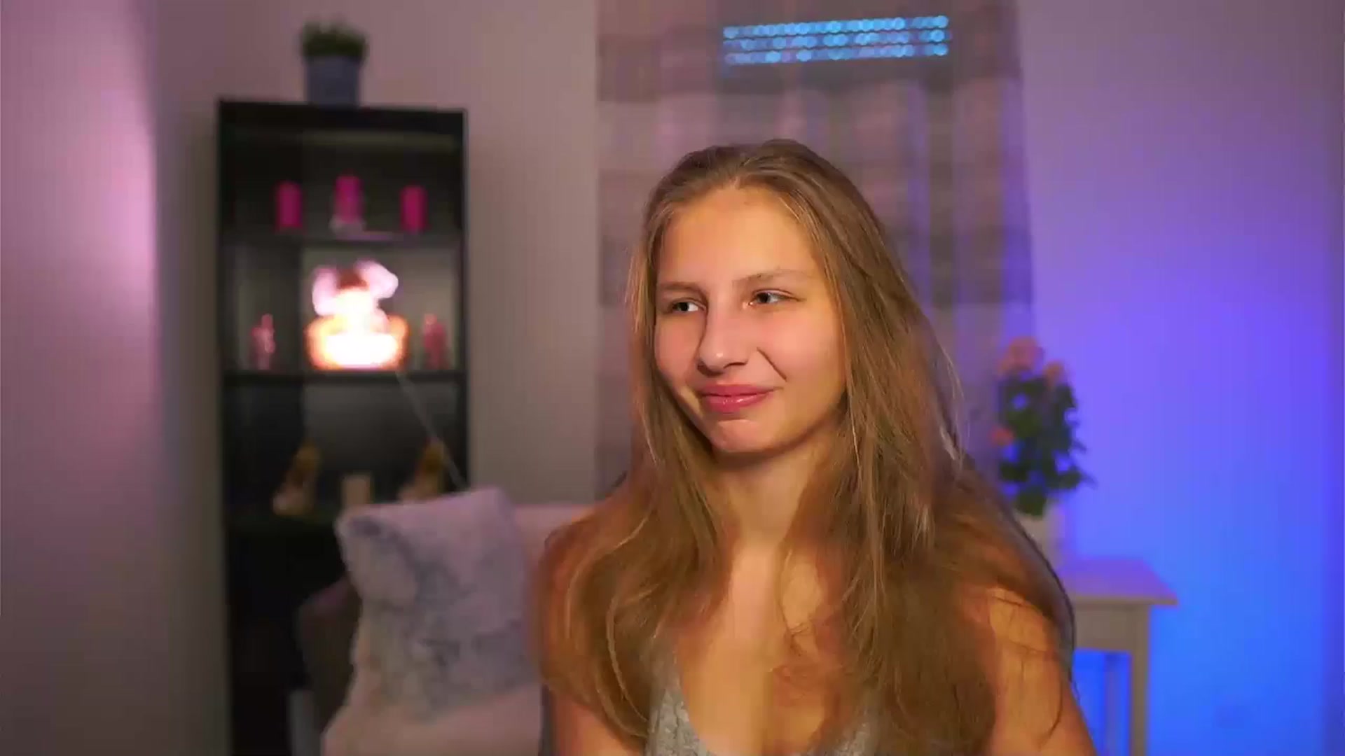 Gallery image thumbnail from Emmie_murray's myfreecams stream on, 12/29/2025, 14:41 image 13 of 20