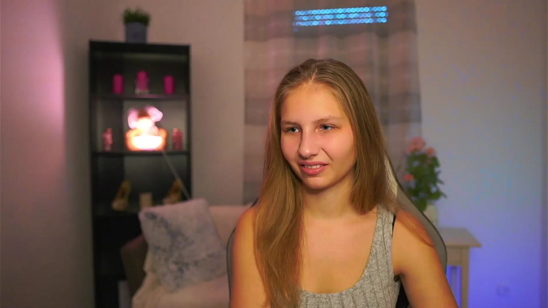 Gallery image thumbnail from Emmie_murray's myfreecams stream on, 12/29/2025, 14:41 image 1 of 20