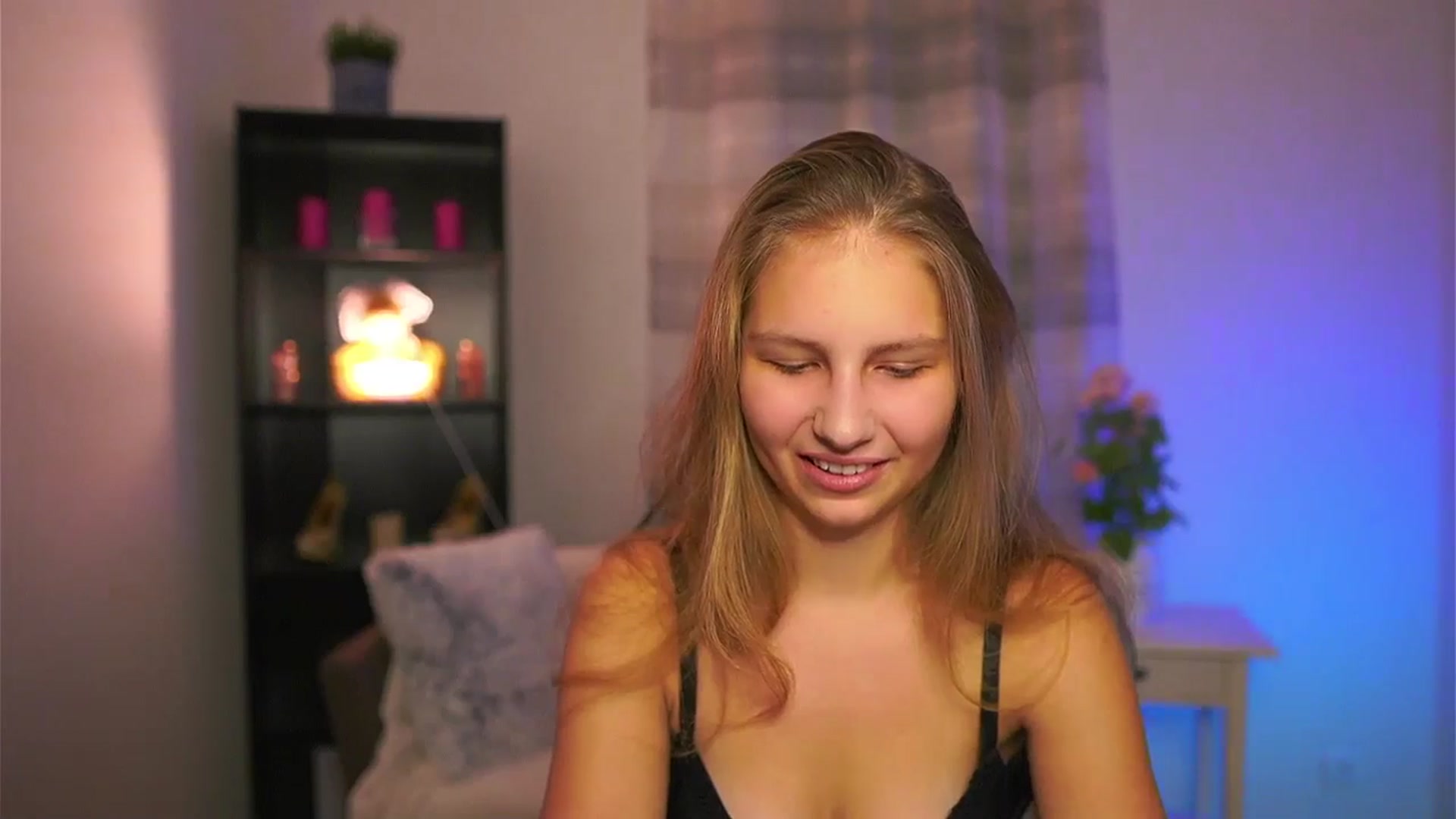 Gallery image thumbnail from Emmie_murray's myfreecams stream on, 12/29/2025, 15:50 image 6 of 20