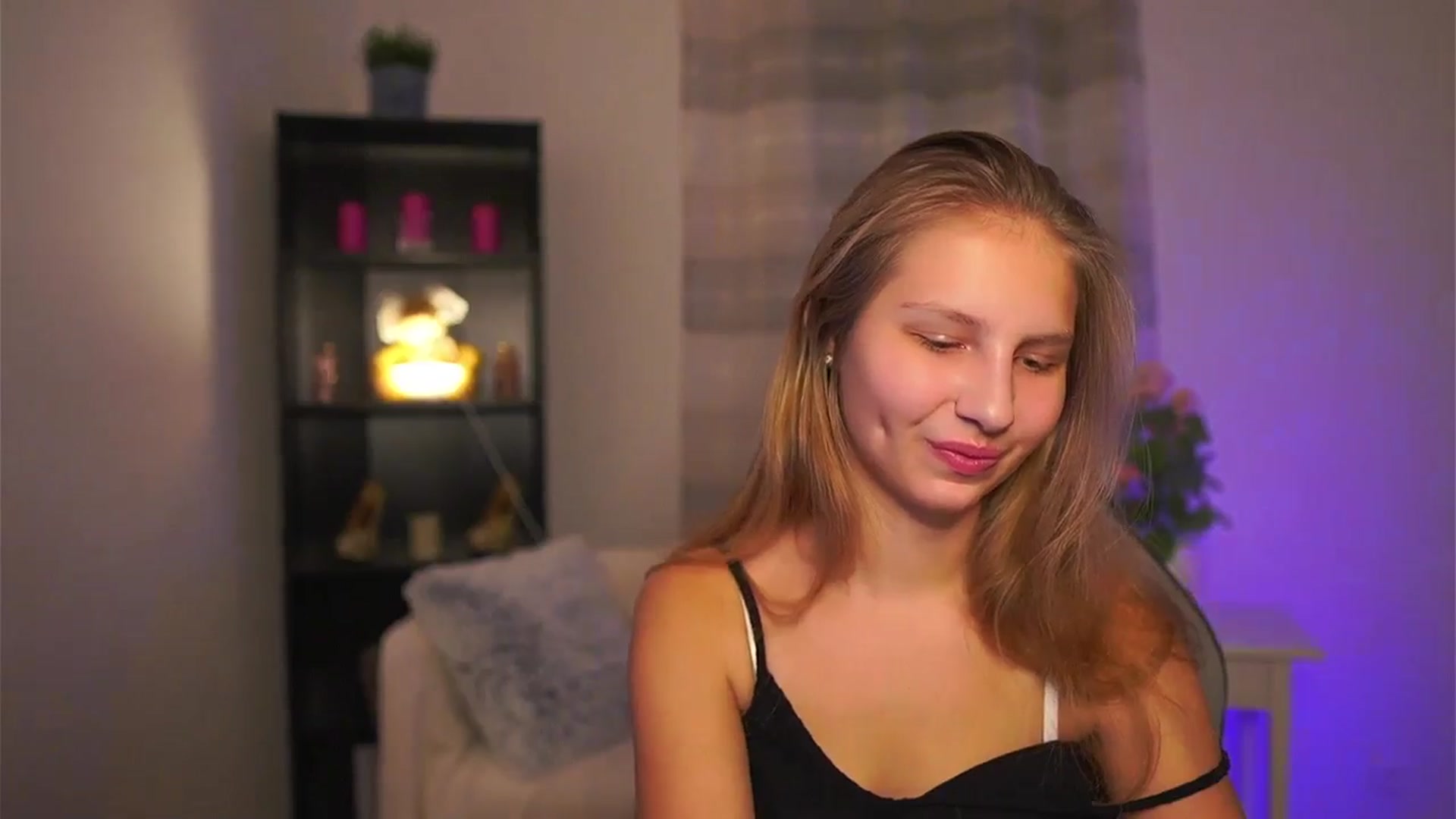 Gallery image thumbnail from Emmie_murray's myfreecams stream on, 01/02/2026, 16:07 image 15 of 20