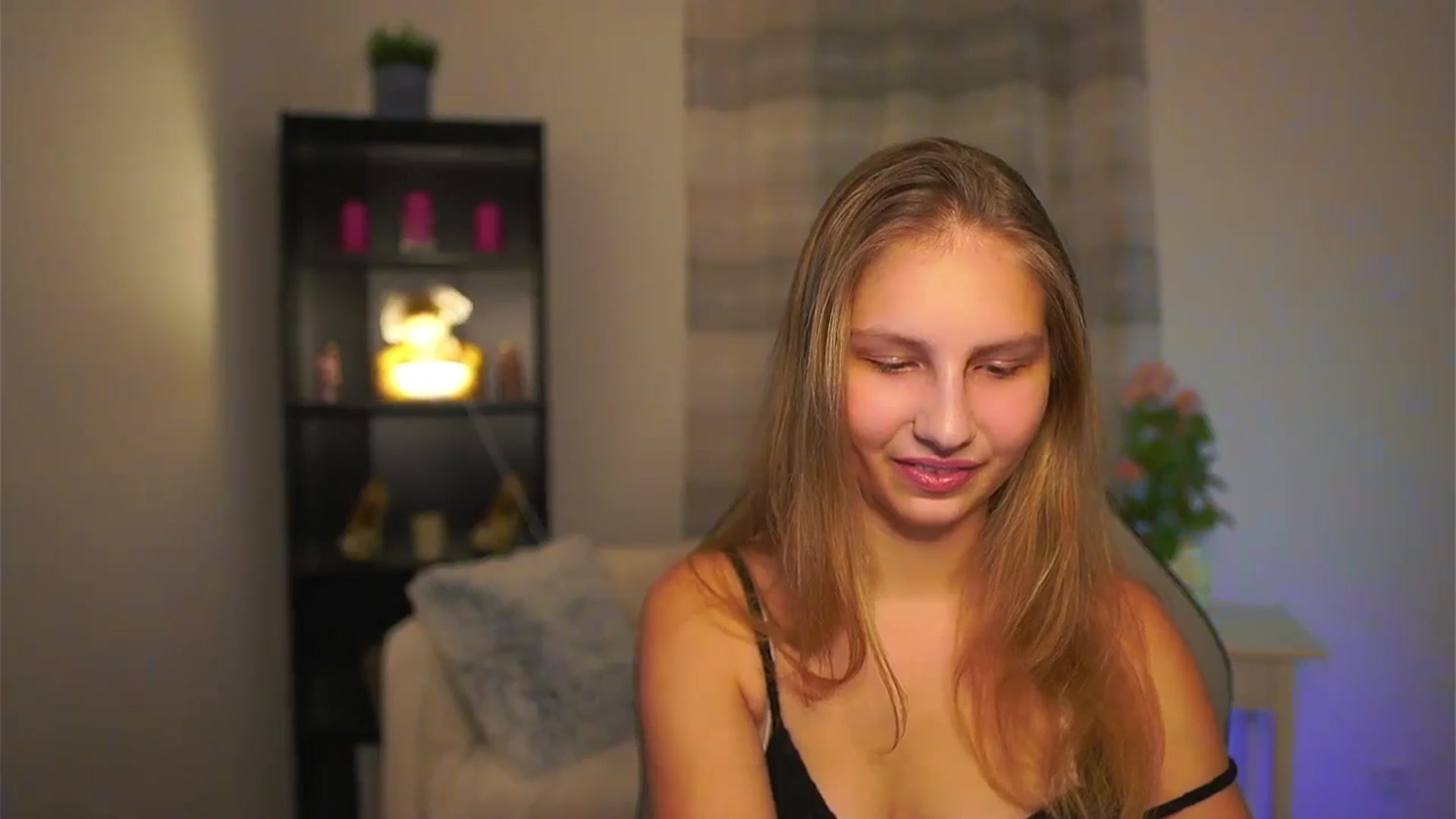 Gallery image thumbnail from Emmie_murray's myfreecams stream on, 01/02/2026, 16:07 image 13 of 20