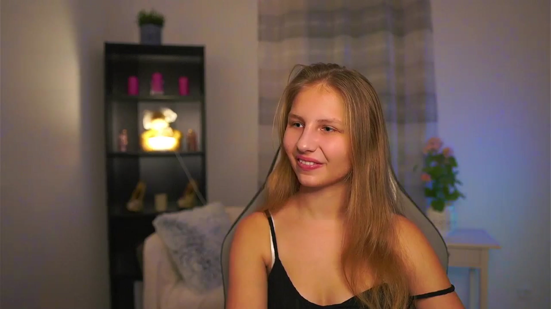 Gallery image thumbnail from Emmie_murray's myfreecams stream on, 01/02/2026, 16:07 image 18 of 20