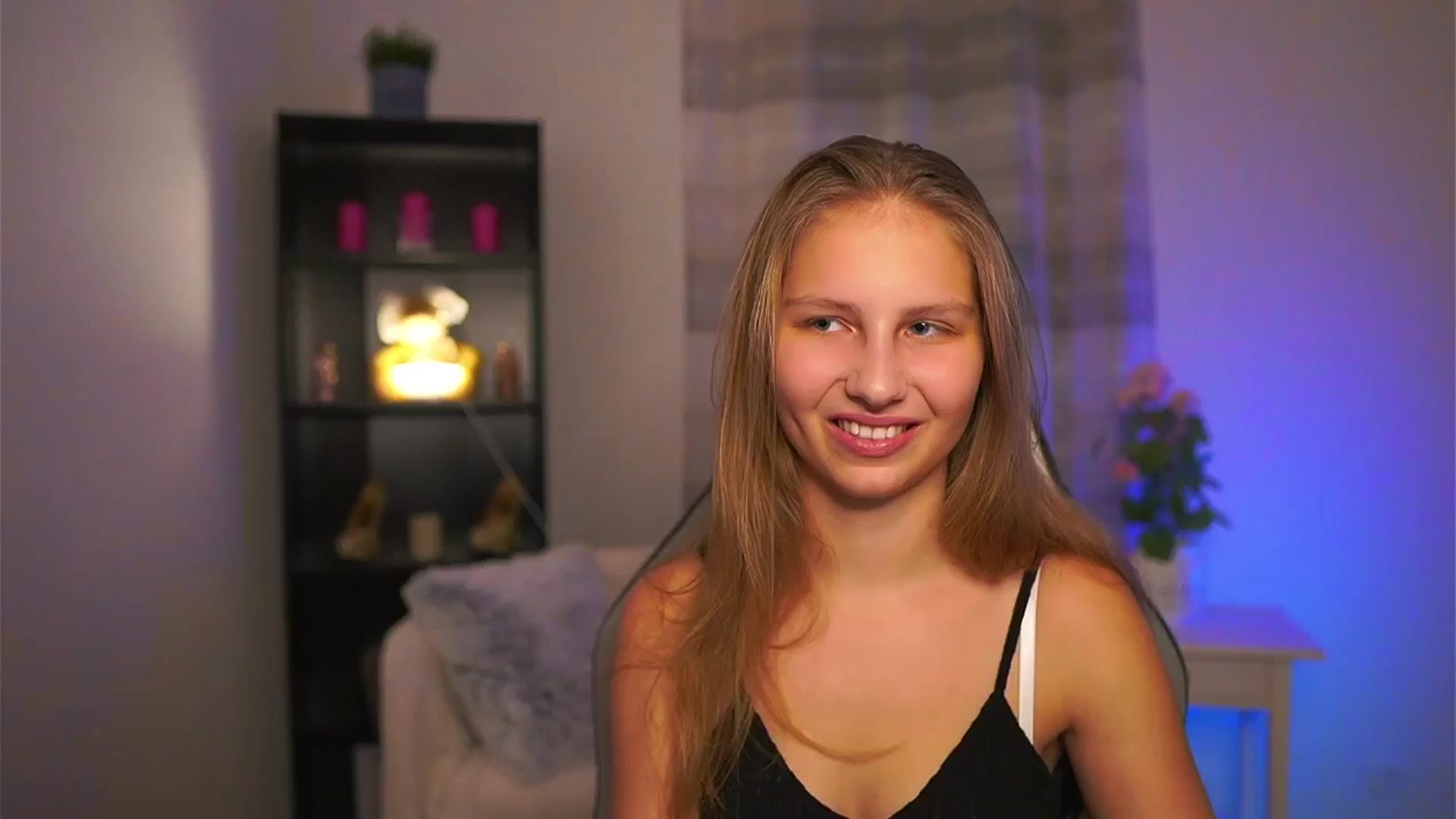 Gallery image thumbnail from Emmie_murray's myfreecams stream on, 01/02/2026, 18:29 image 1 of 20