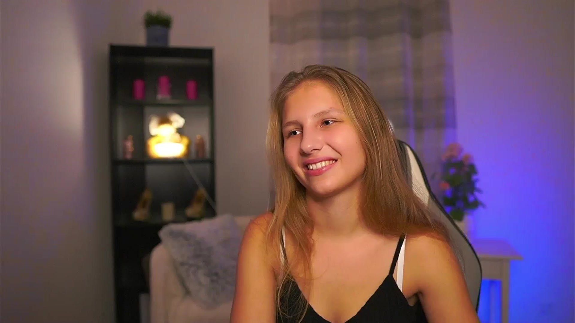 Gallery image thumbnail from Emmie_murray's myfreecams stream on, 01/02/2026, 18:29 image 2 of 20