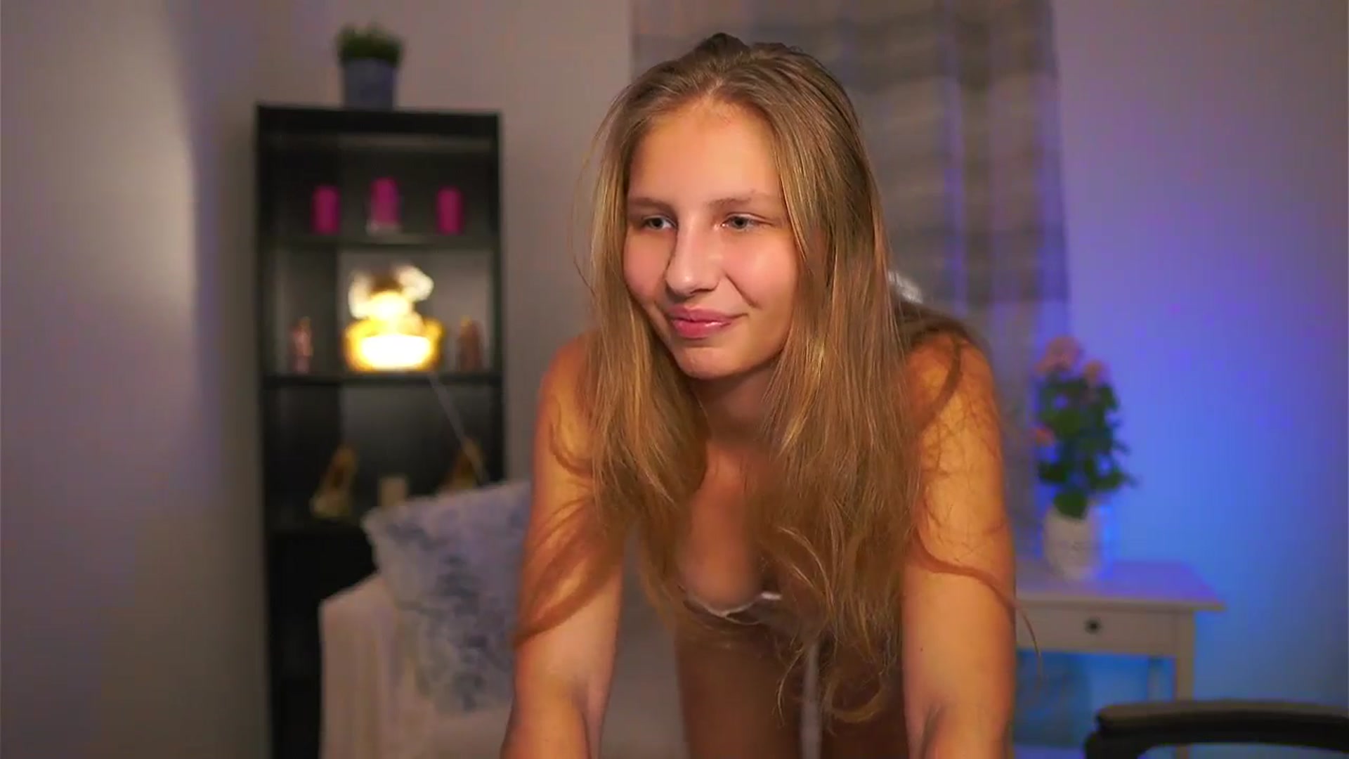 Gallery image thumbnail from Emmie_murray's myfreecams stream on, 01/02/2026, 21:14 image 16 of 20