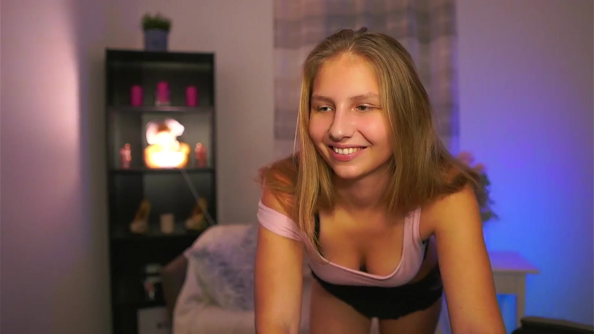 Gallery image thumbnail from Emmie_murray's myfreecams stream on, 01/03/2026, 15:52 image 16 of 20