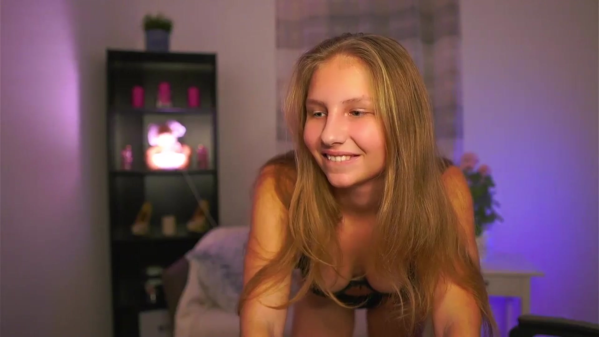 Gallery image thumbnail from Emmie_murray's myfreecams stream on, 01/03/2026, 16:30 image 20 of 20