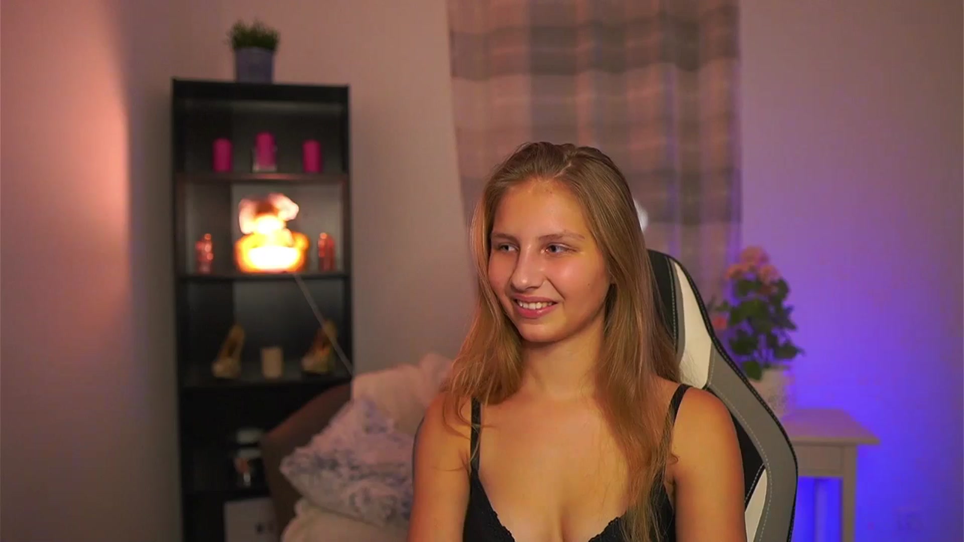 Gallery image thumbnail from Emmie_murray's myfreecams stream on, 01/03/2026, 23:28 image 19 of 20