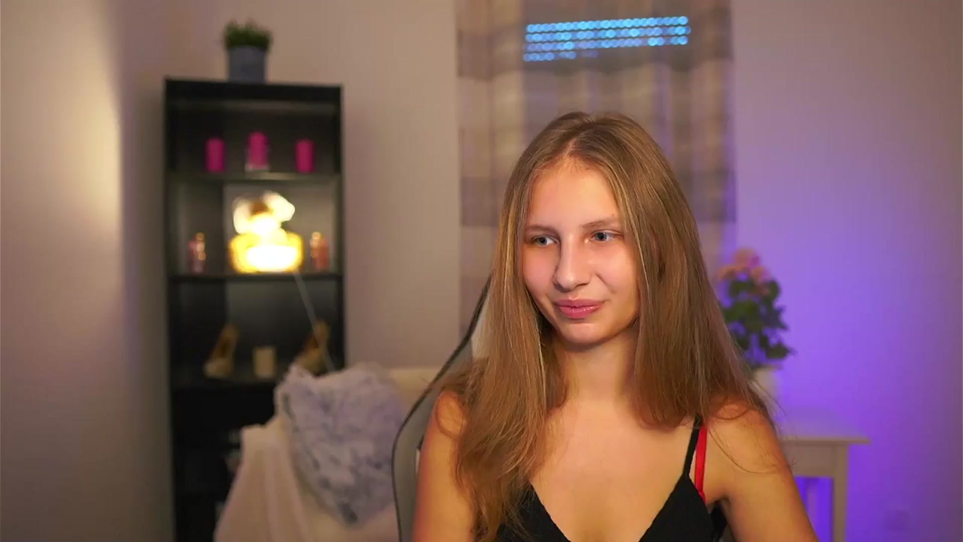 Gallery image thumbnail from Emmie_murray's myfreecams stream on, 01/08/2026, 14:24 image 19 of 20