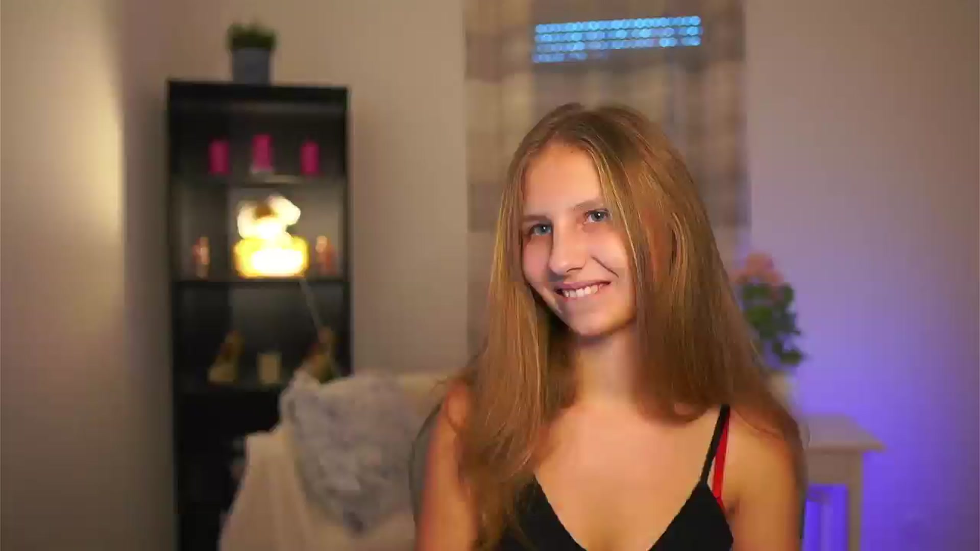 Gallery image thumbnail from Emmie_murray's myfreecams stream on, 01/08/2026, 14:24 image 13 of 20