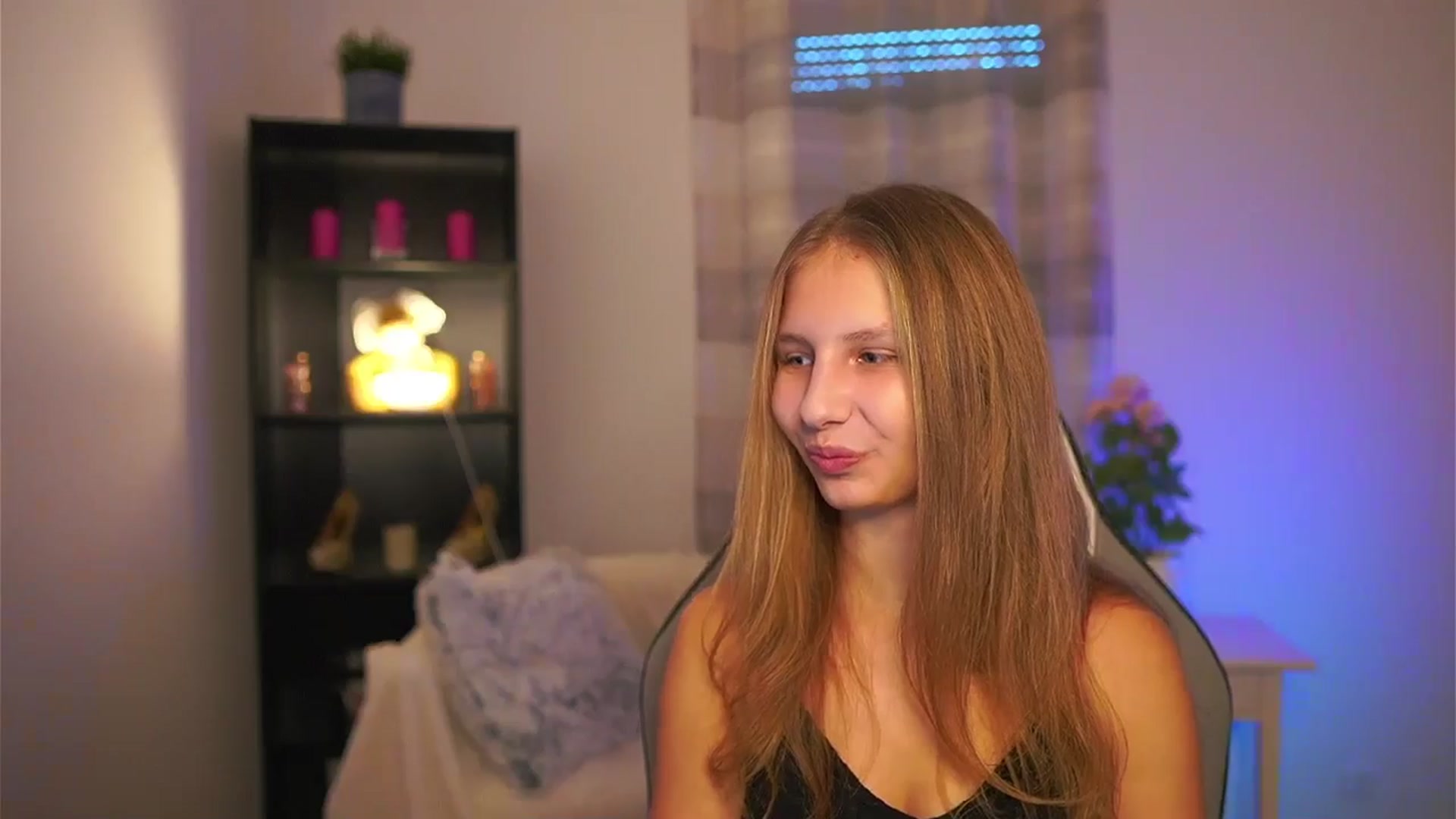 Gallery image thumbnail from Emmie_murray's myfreecams stream on, 01/08/2026, 14:24 image 4 of 20