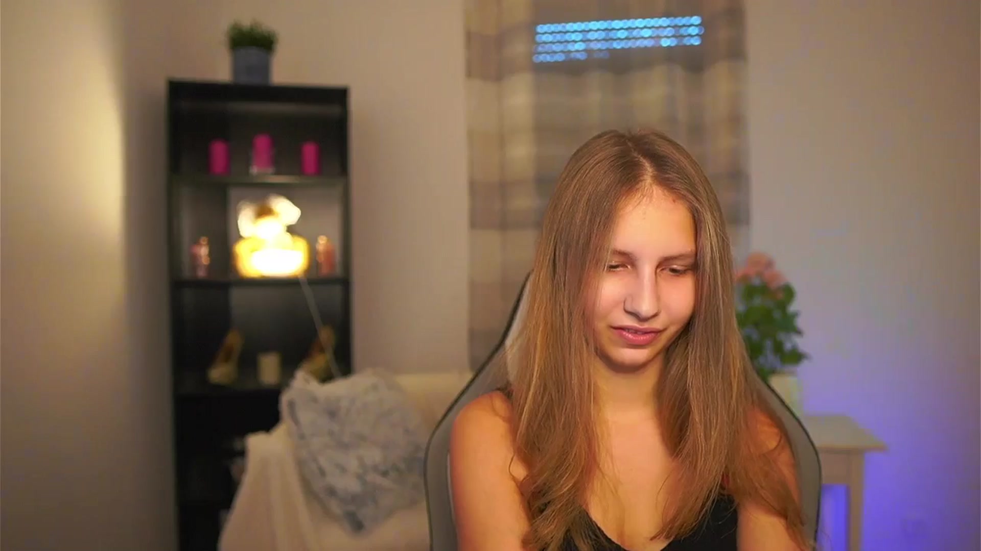 Gallery image thumbnail from Emmie_murray's myfreecams stream on, 01/08/2026, 14:24 image 3 of 20