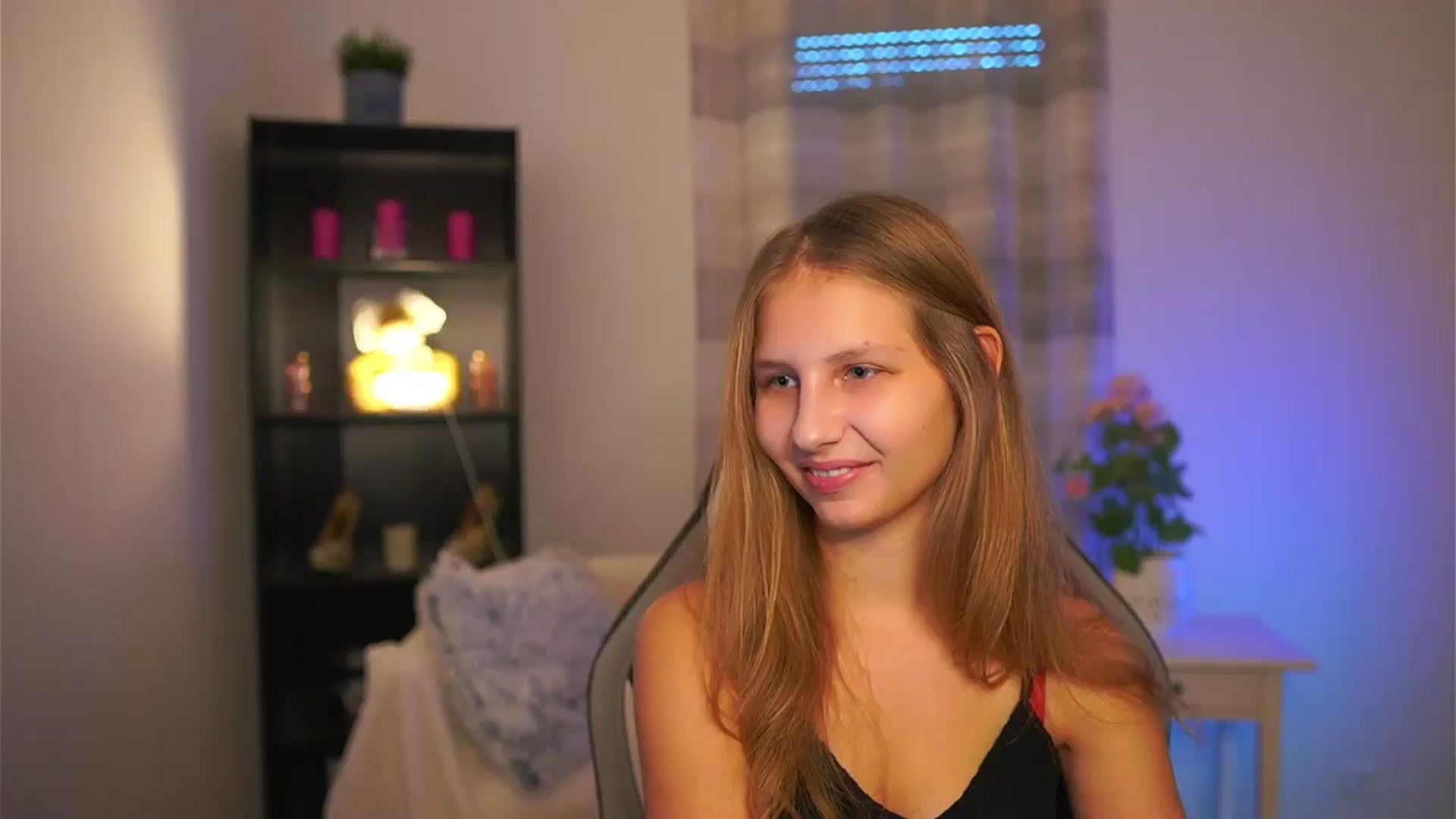 Gallery image thumbnail from Emmie_murray's myfreecams stream on, 01/08/2026, 14:24 image 1 of 20