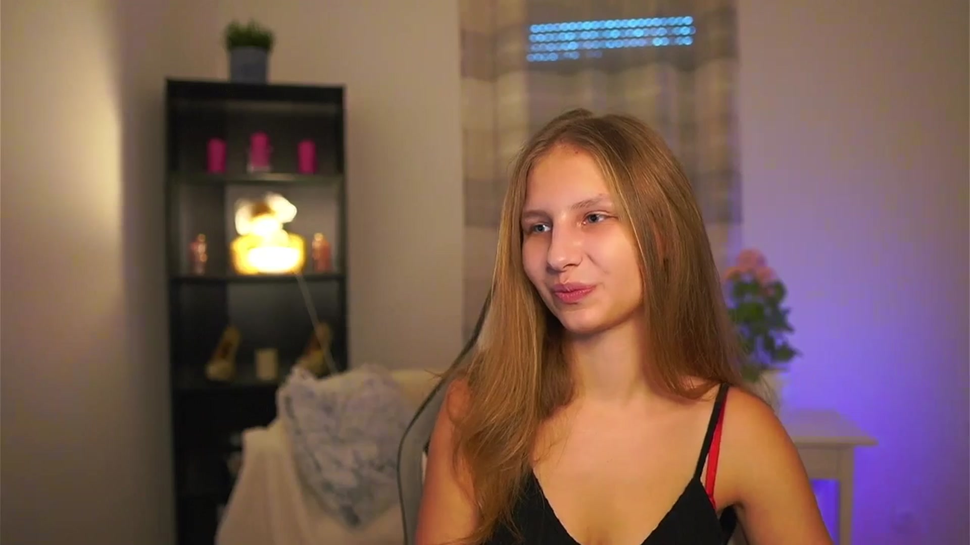 Gallery image thumbnail from Emmie_murray's myfreecams stream on, 01/08/2026, 14:24 image 16 of 20