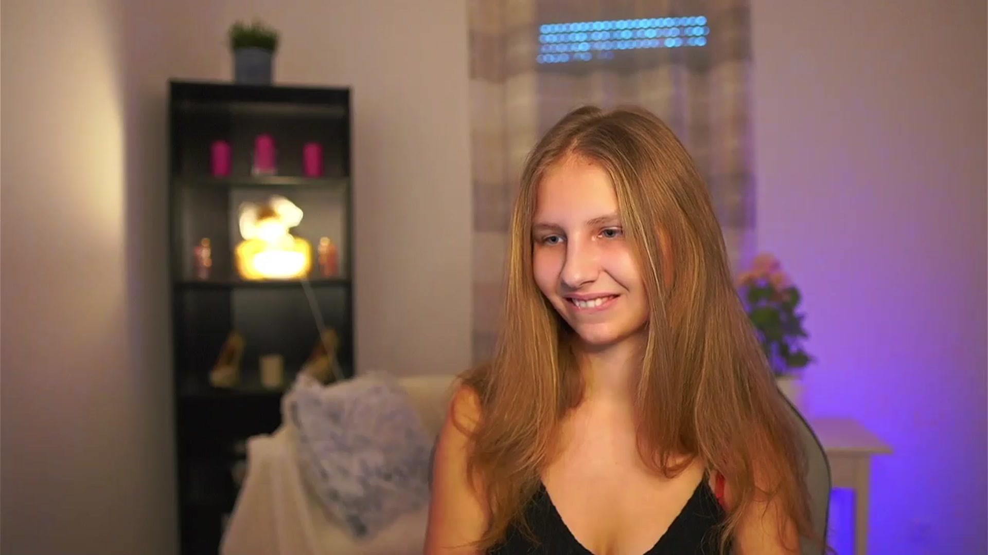 Gallery image thumbnail from Emmie_murray's myfreecams stream on, 01/08/2026, 14:24 image 15 of 20
