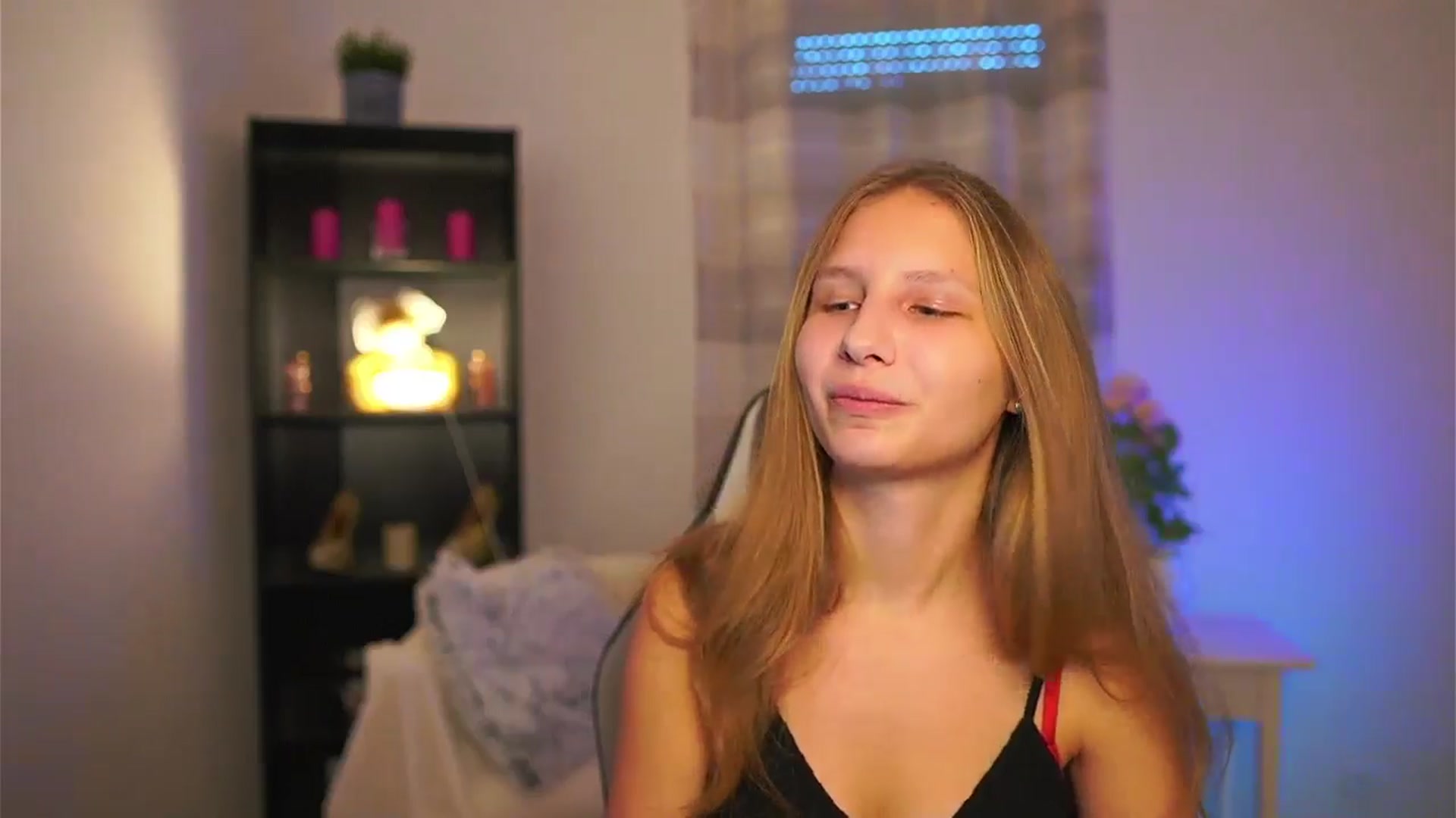 Gallery image thumbnail from Emmie_murray's myfreecams stream on, 01/08/2026, 14:24 image 14 of 20