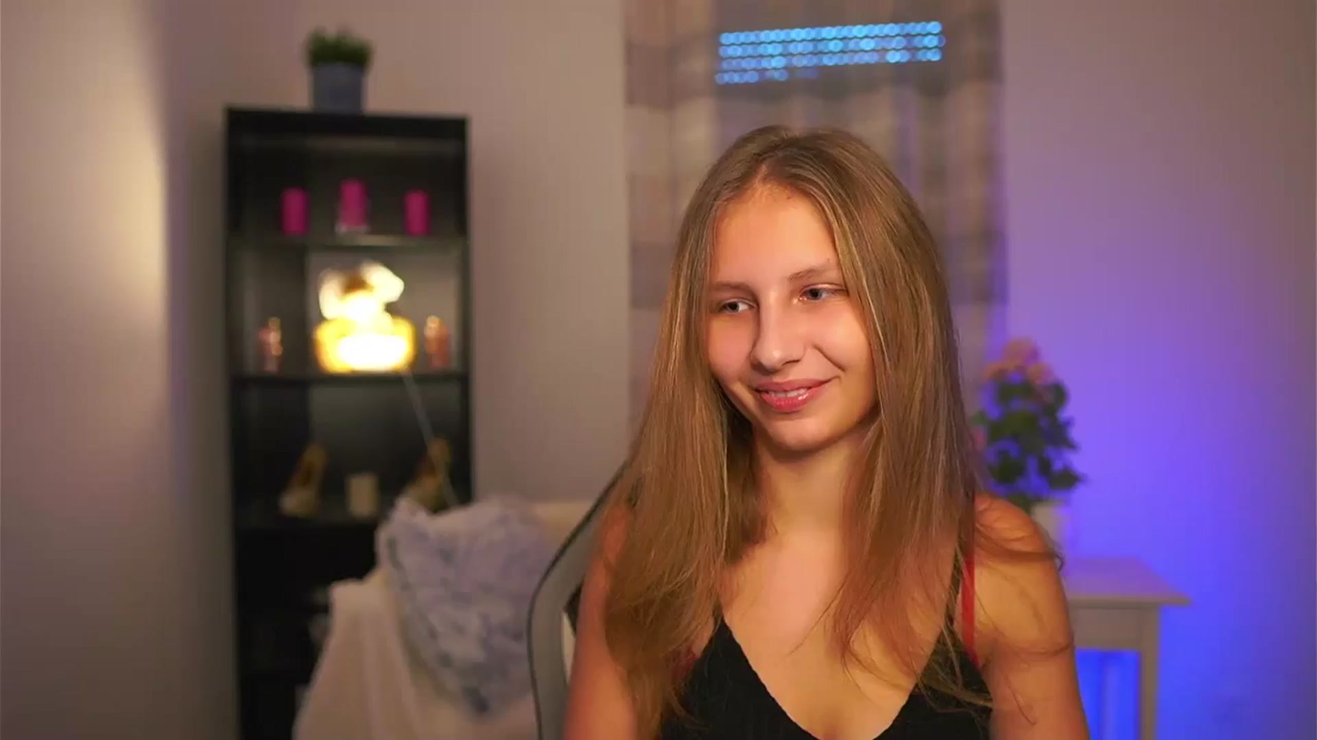 Gallery image thumbnail from Emmie_murray's myfreecams stream on, 01/08/2026, 14:24 image 11 of 20