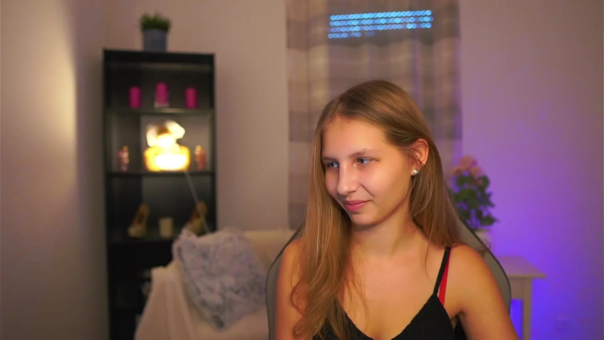 Gallery image thumbnail from Emmie_murray's myfreecams stream on, 01/08/2026, 14:24 image 5 of 20