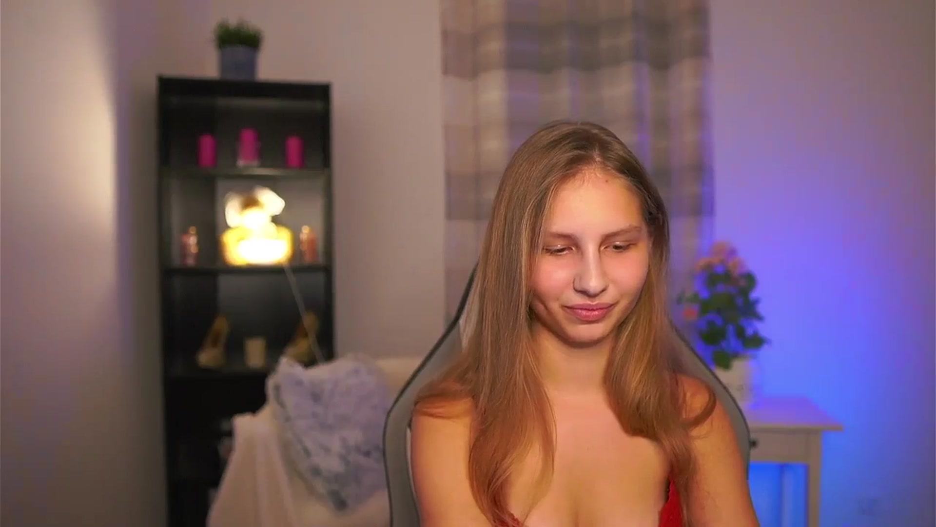 Gallery image thumbnail from Emmie_murray's myfreecams stream on, 01/08/2026, 16:16 image 8 of 20