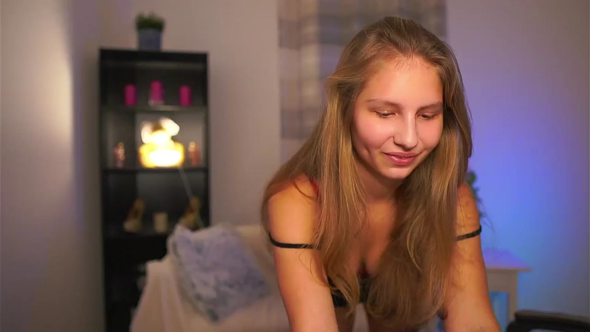 Gallery image thumbnail from Emmie_murray's myfreecams stream on, 01/08/2026, 16:16 image 13 of 20
