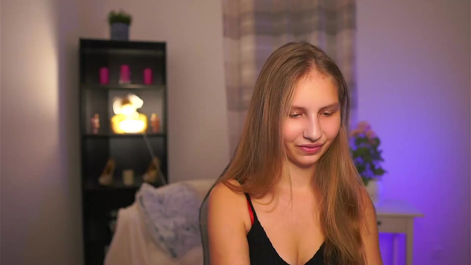 Gallery image thumbnail from Emmie_murray's myfreecams stream on, 01/08/2026, 19:02 image 1 of 20