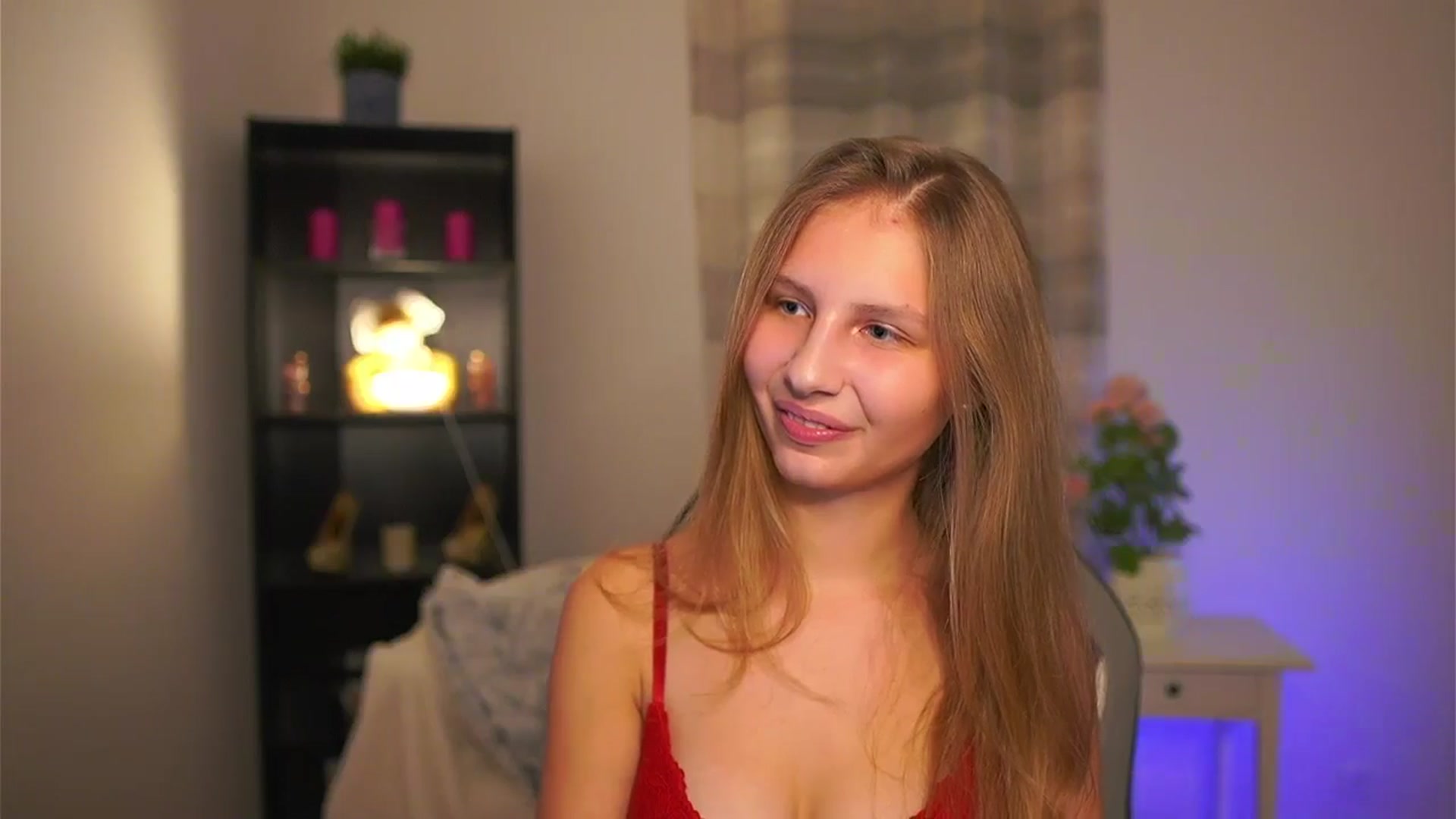 Gallery image thumbnail from Emmie_murray's myfreecams stream on, 01/08/2026, 19:02 image 19 of 20