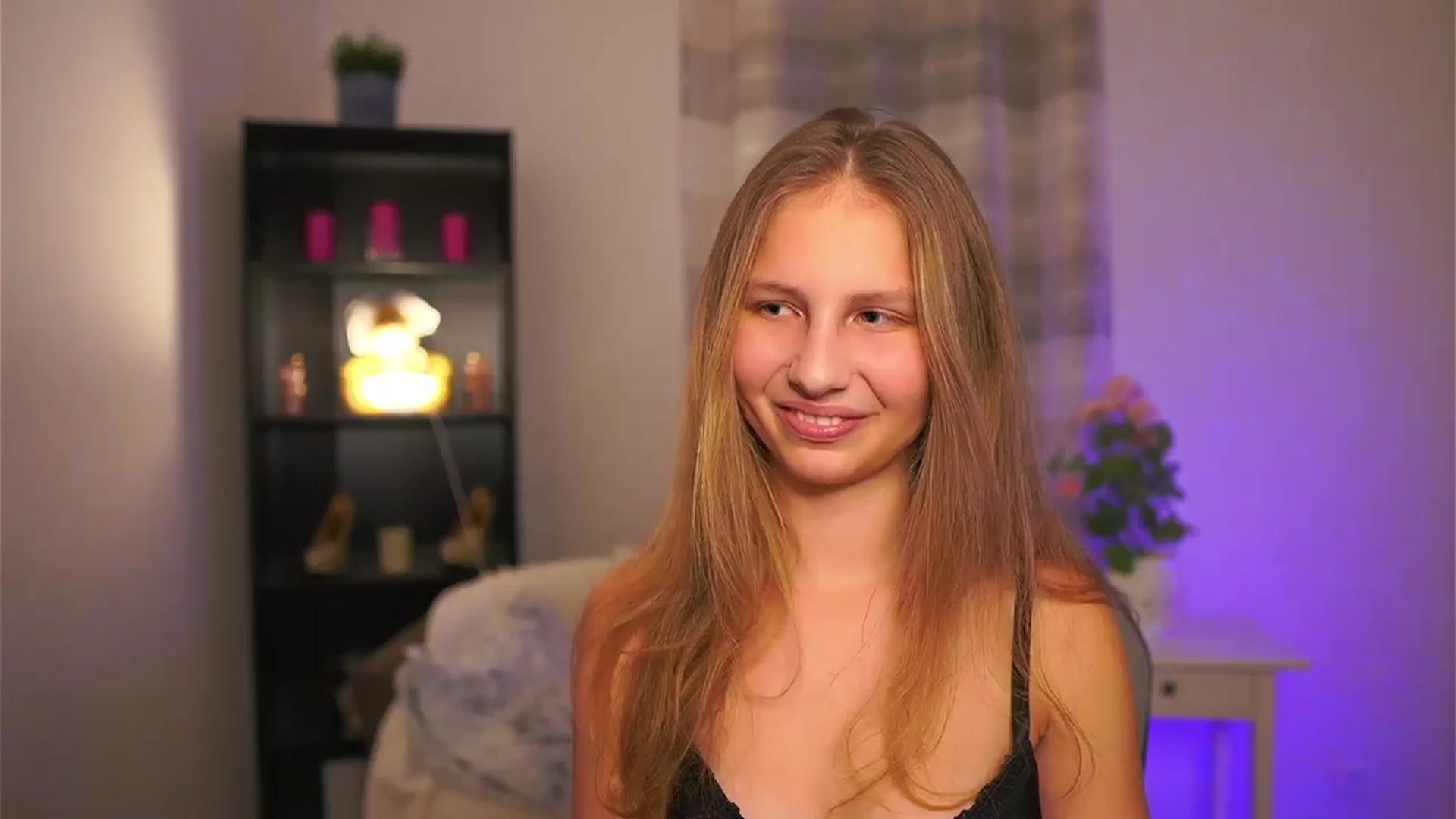 Gallery image thumbnail from Emmie_murray's myfreecams stream on, 01/09/2026, 22:38 image 3 of 20