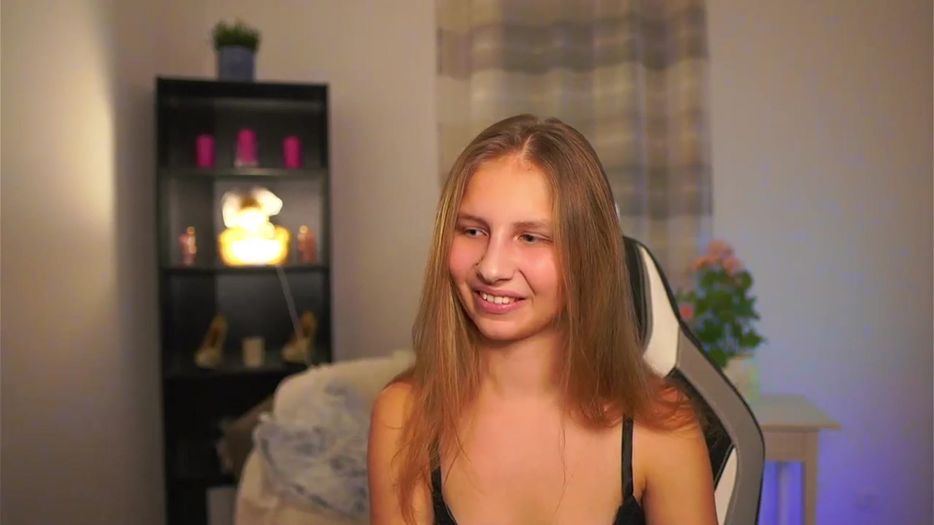 Gallery image thumbnail from Emmie_murray's myfreecams stream on, 01/09/2026, 22:38 image 20 of 20
