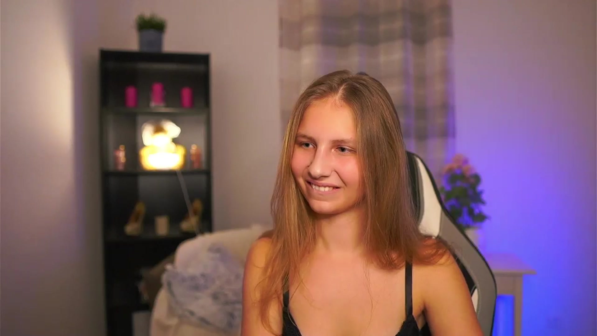 Gallery image thumbnail from Emmie_murray's myfreecams stream on, 01/09/2026, 22:38 image 19 of 20